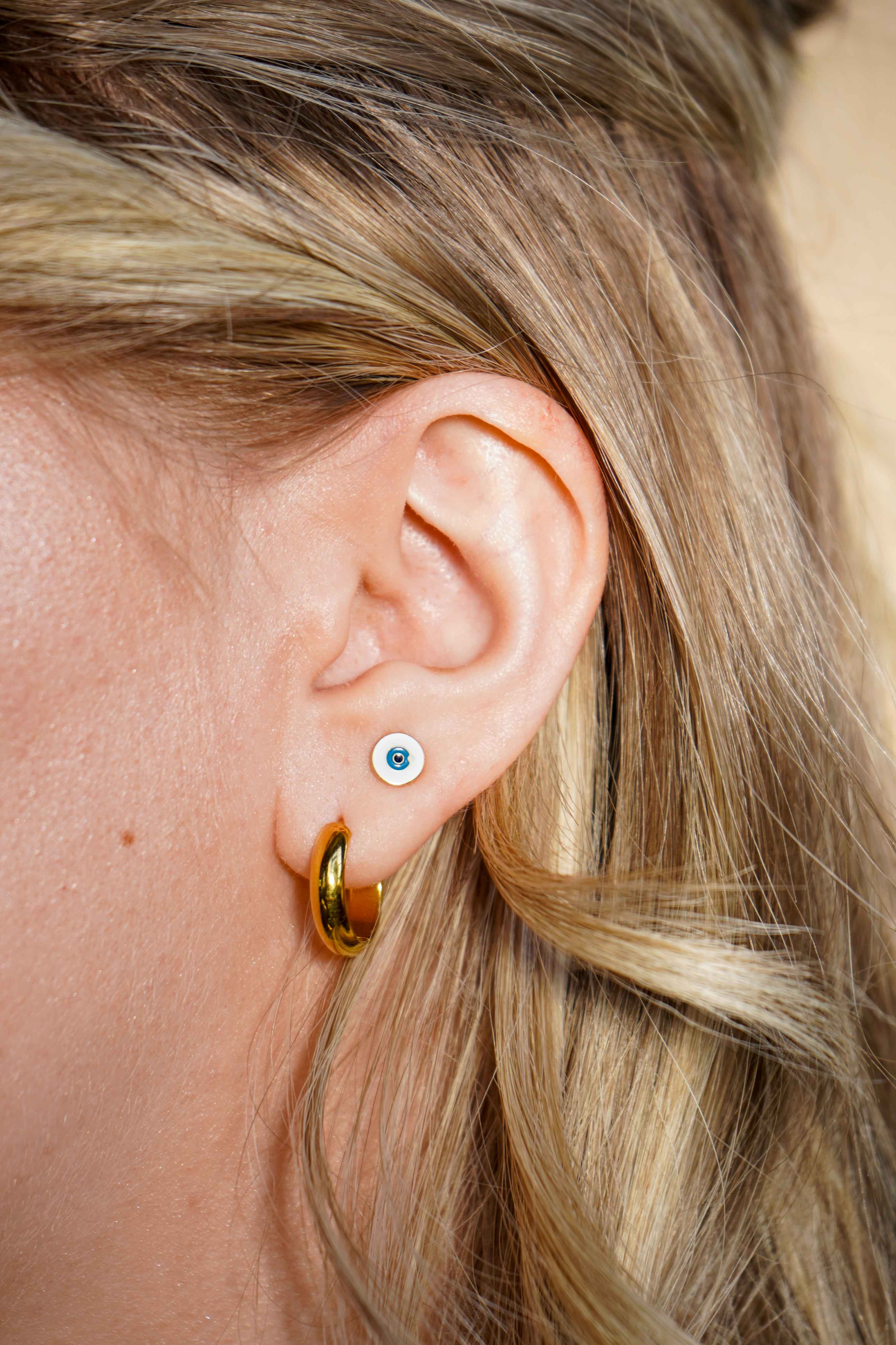 Eyeball Enamel Flat Back Stud