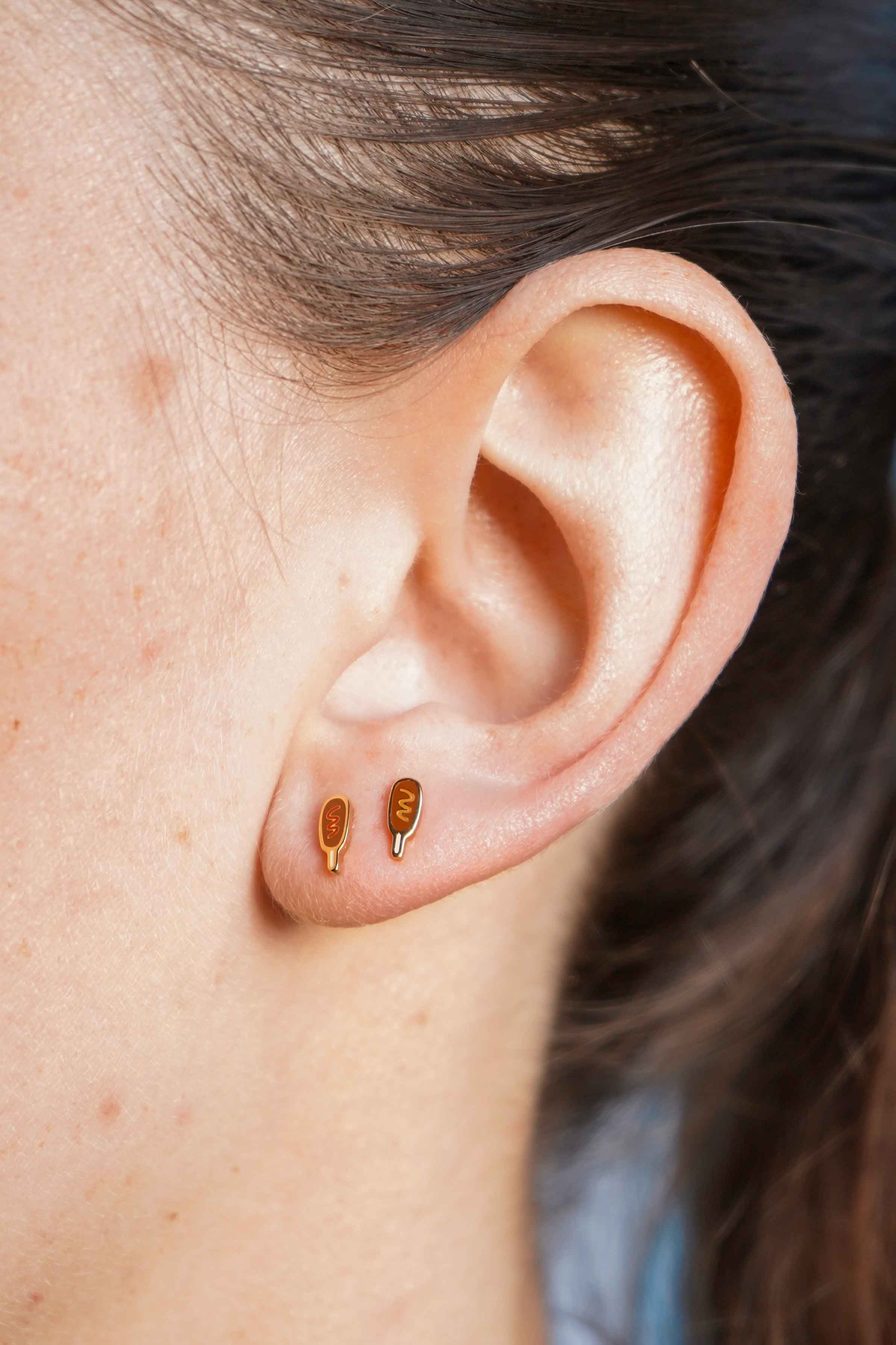 Corn Dog Enamel Flat Back Stud