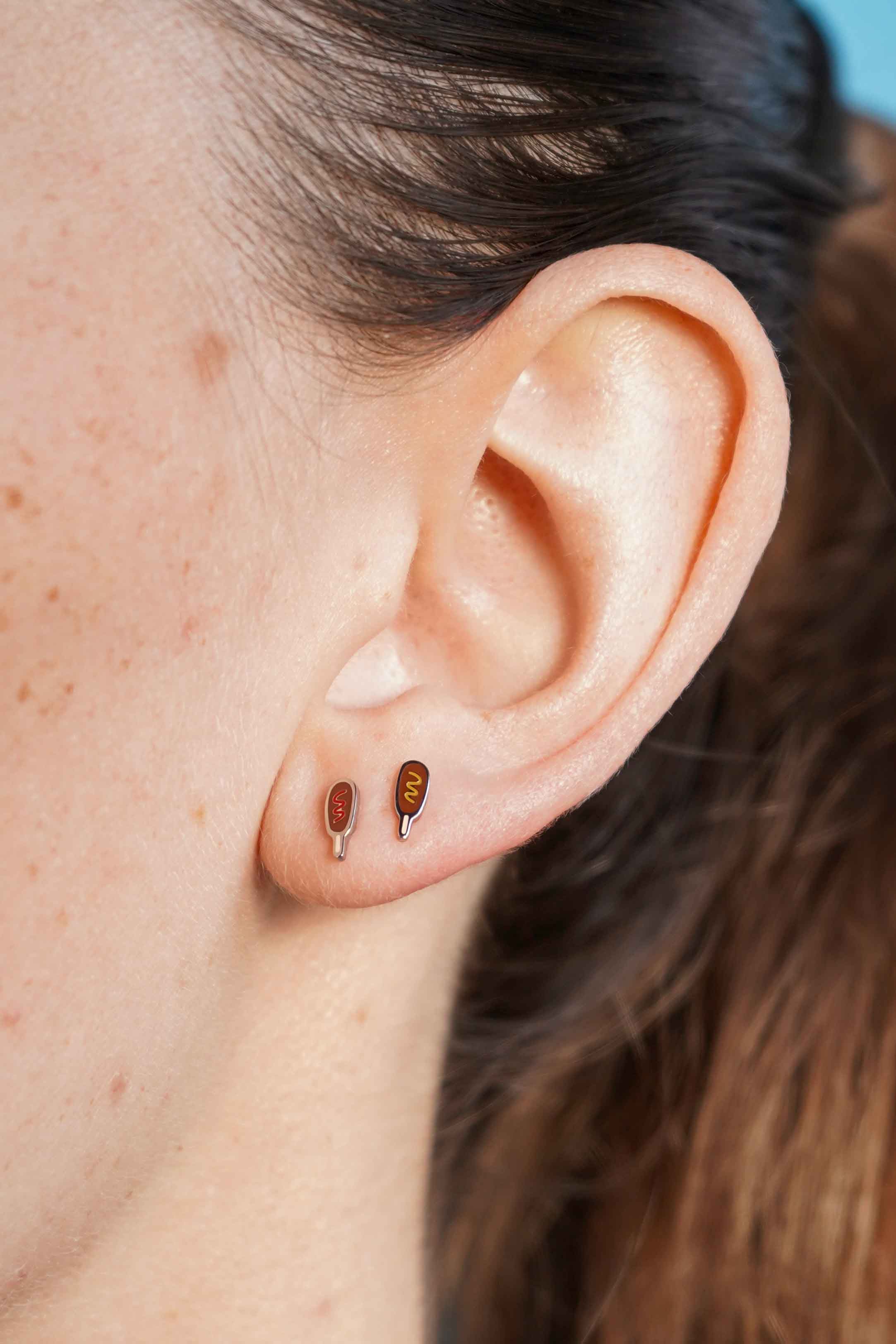 Corn Dog Enamel Flat Back Stud