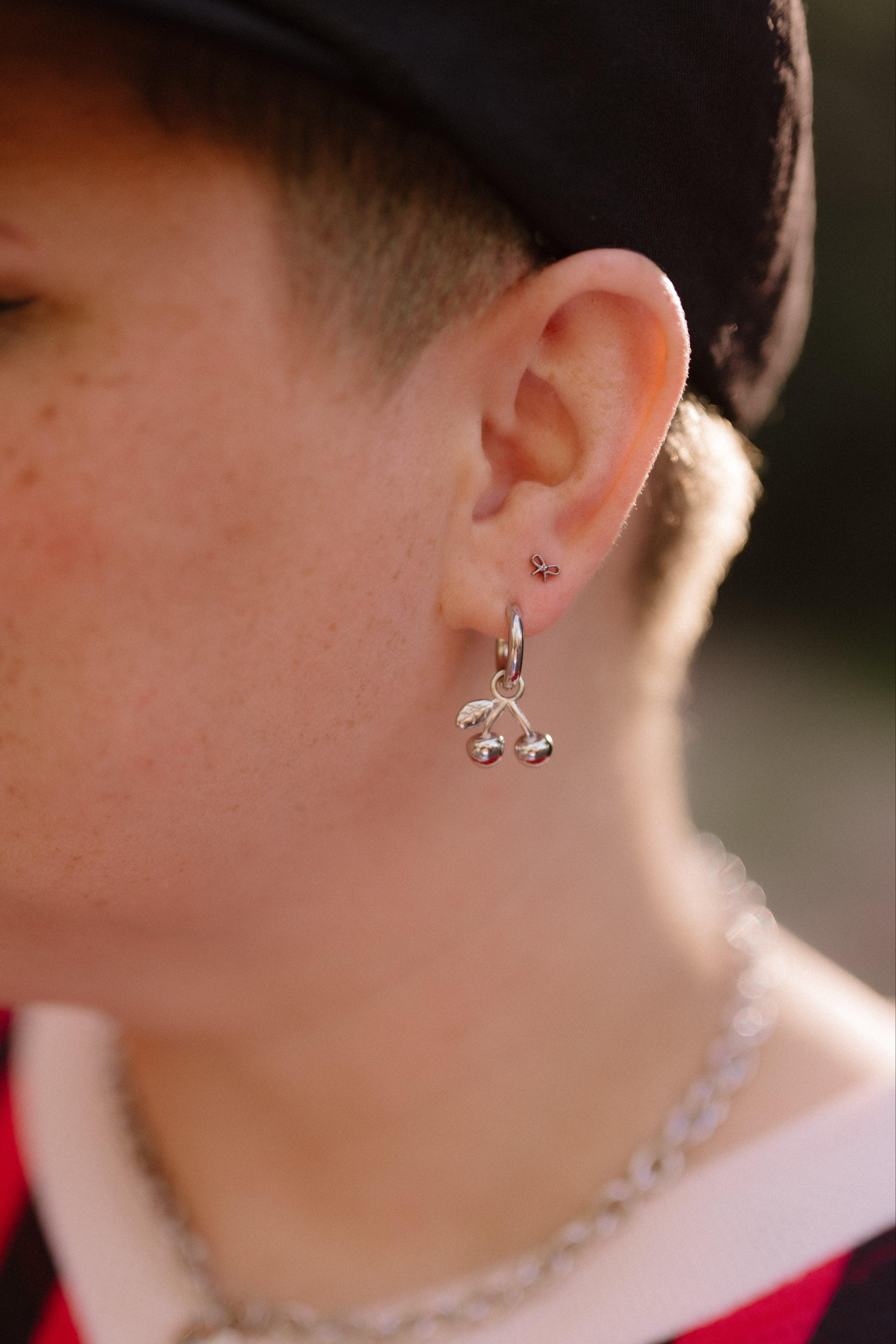 Bow Flat Back Stud