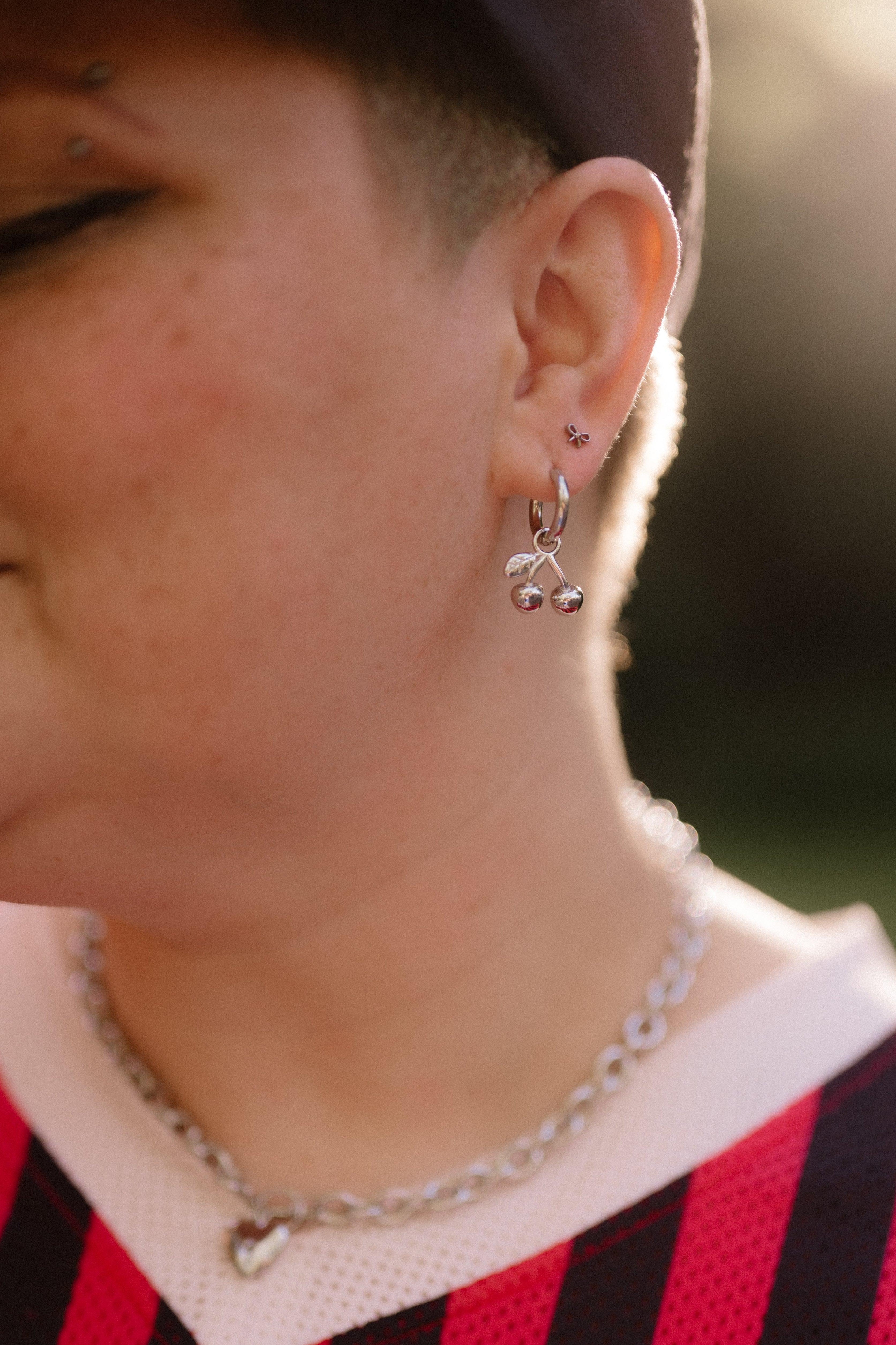 Bow Flat Back Stud