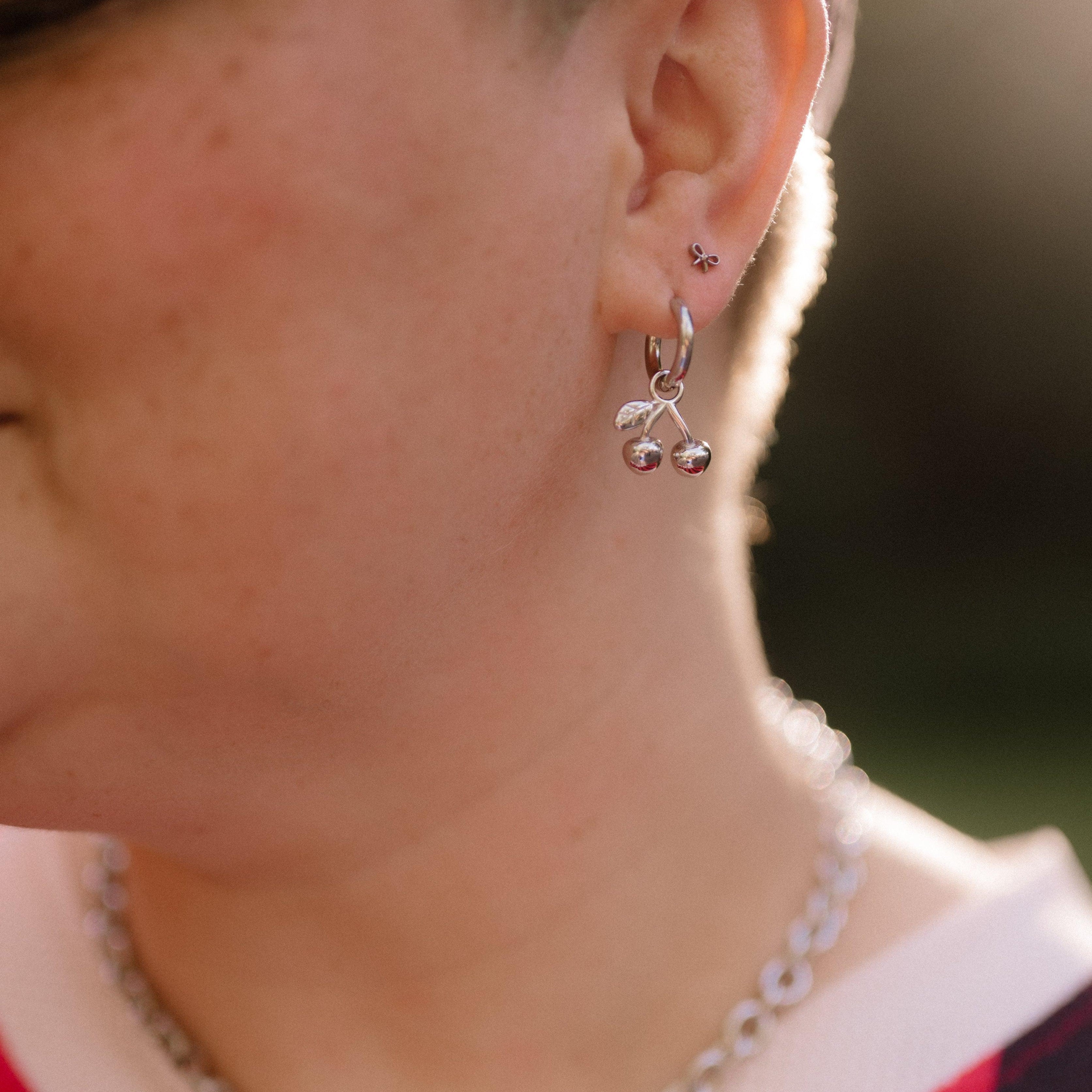 Bow Flat Back Stud