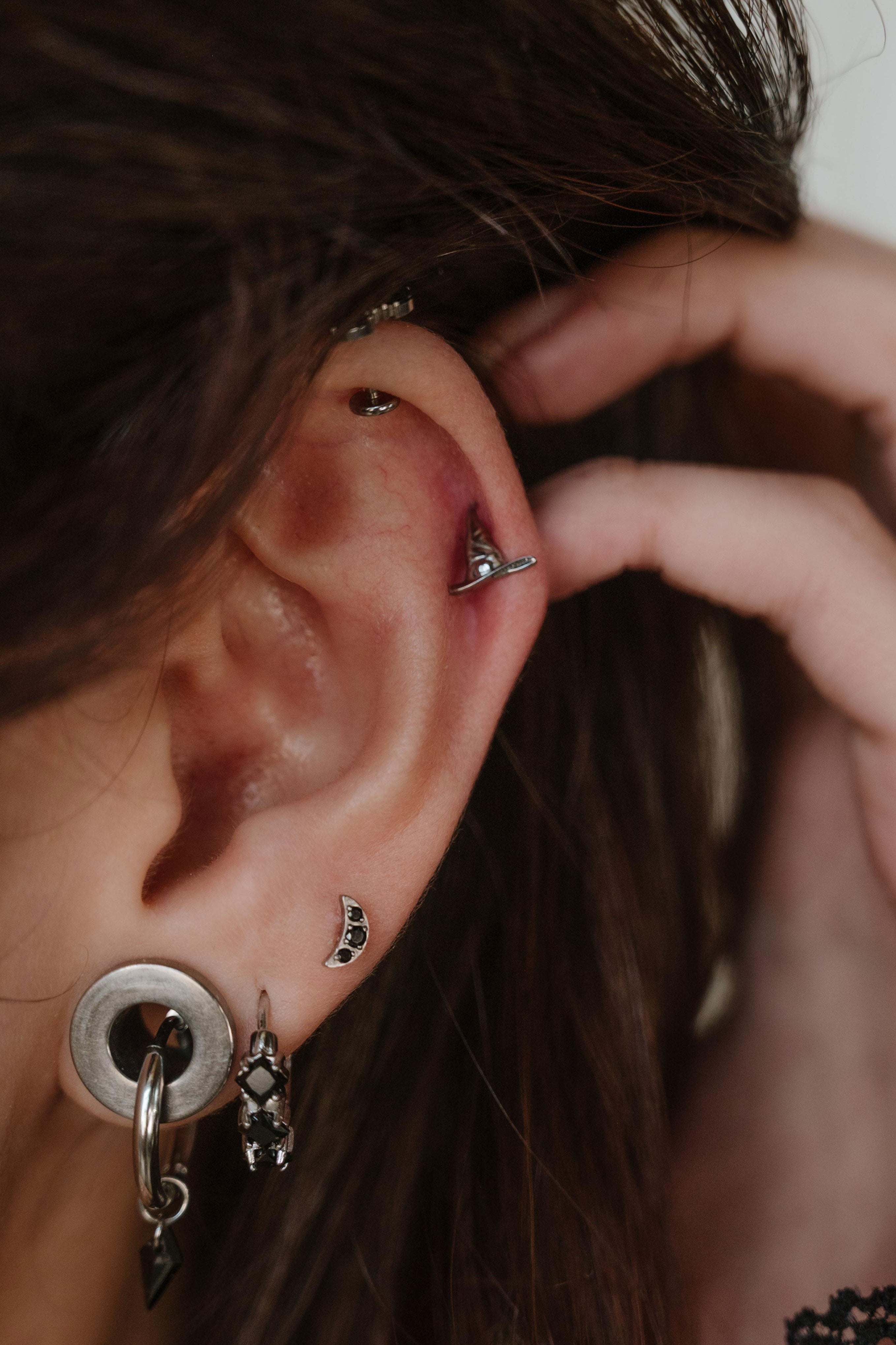 Witch Hat Flat Back Stud