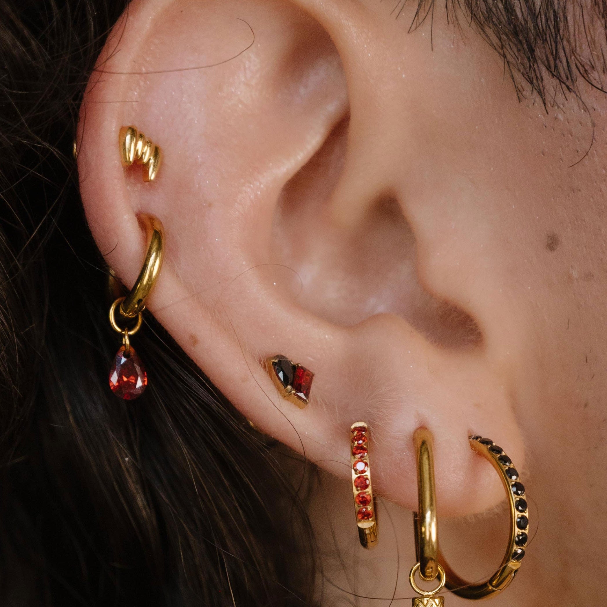 Toi Et Moi Flat Back Stud - Garnet and Onyx