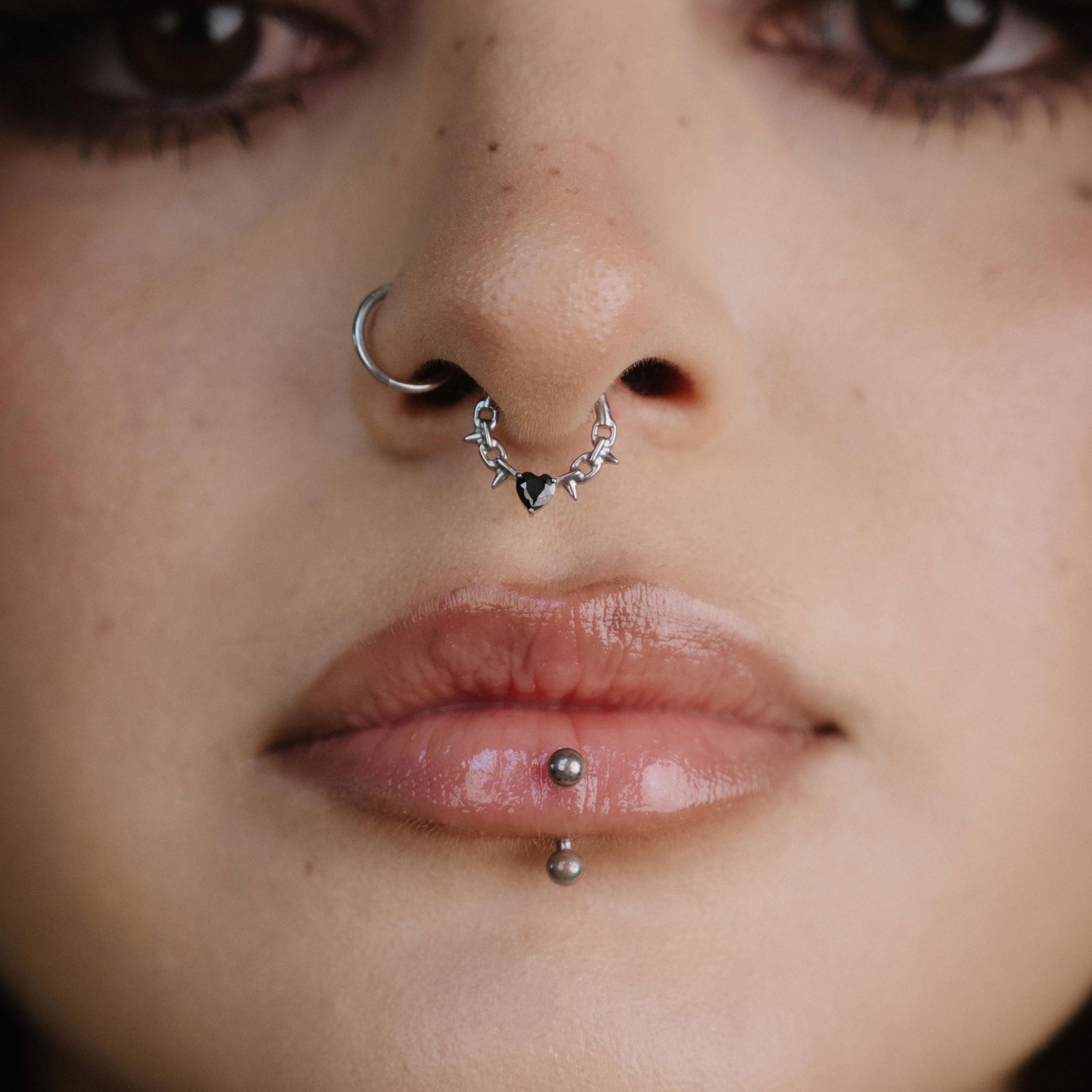 Tender Heart Daith Hoop - Onyx