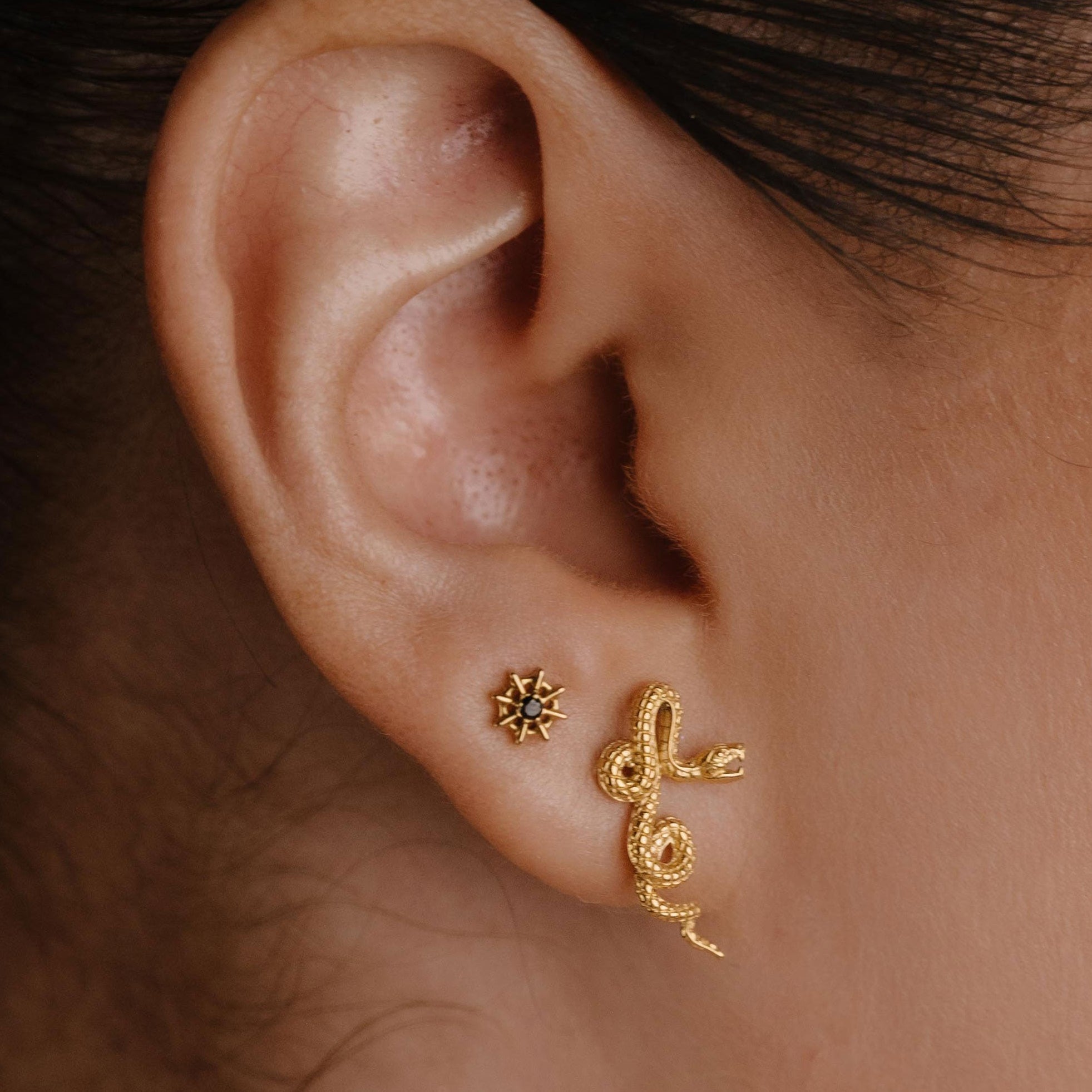 Mini Web Flat Back Stud