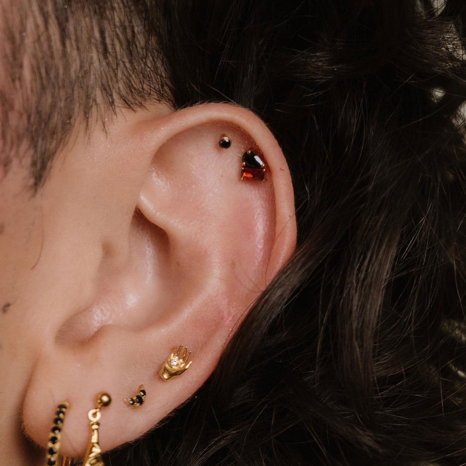 Toi Et Moi Flat Back Stud - Garnet and Onyx