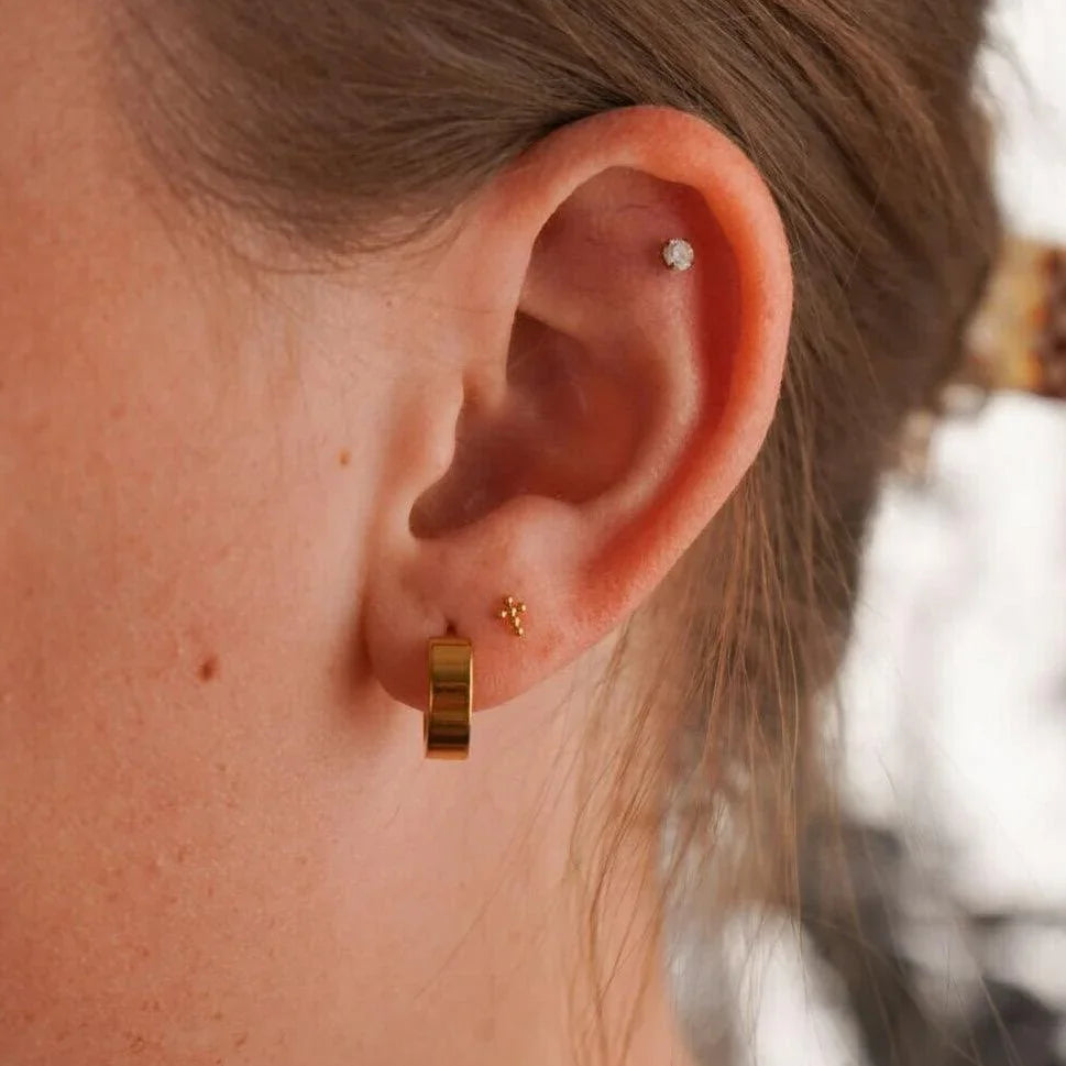 Bubble Cross Flat Back Stud