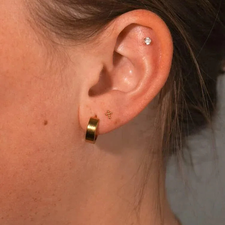 Bubble Cross Flat Back Stud