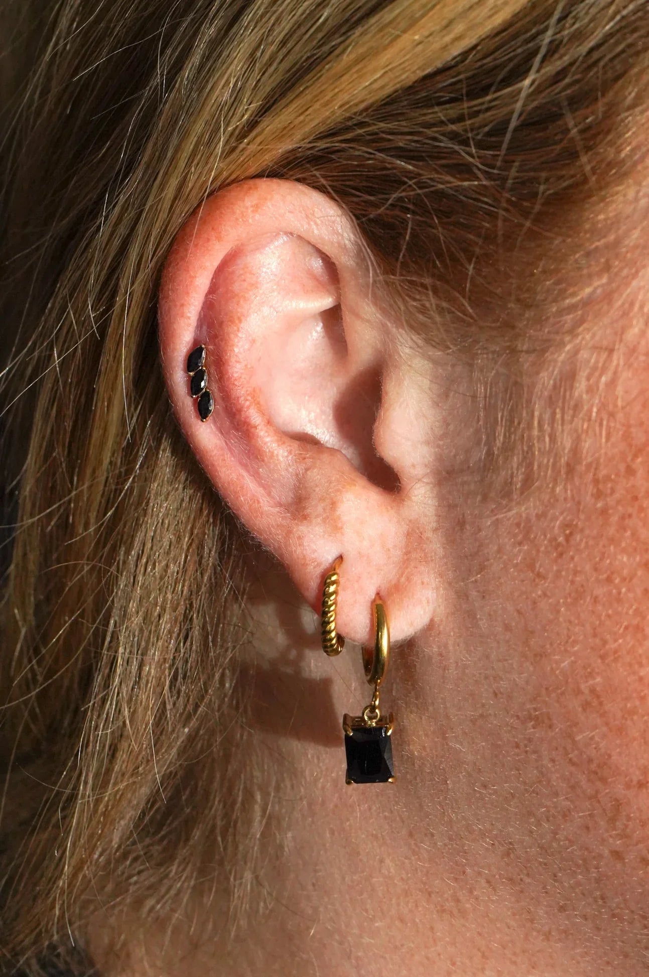 Requiem Climber Flat Back Stud - Onyx