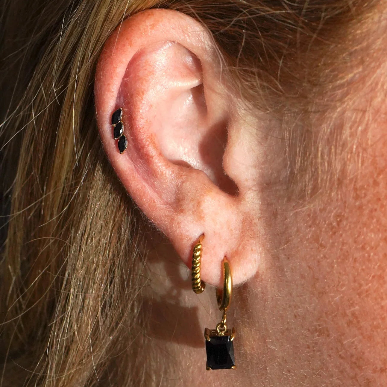 Requiem Climber Flat Back Stud - Onyx