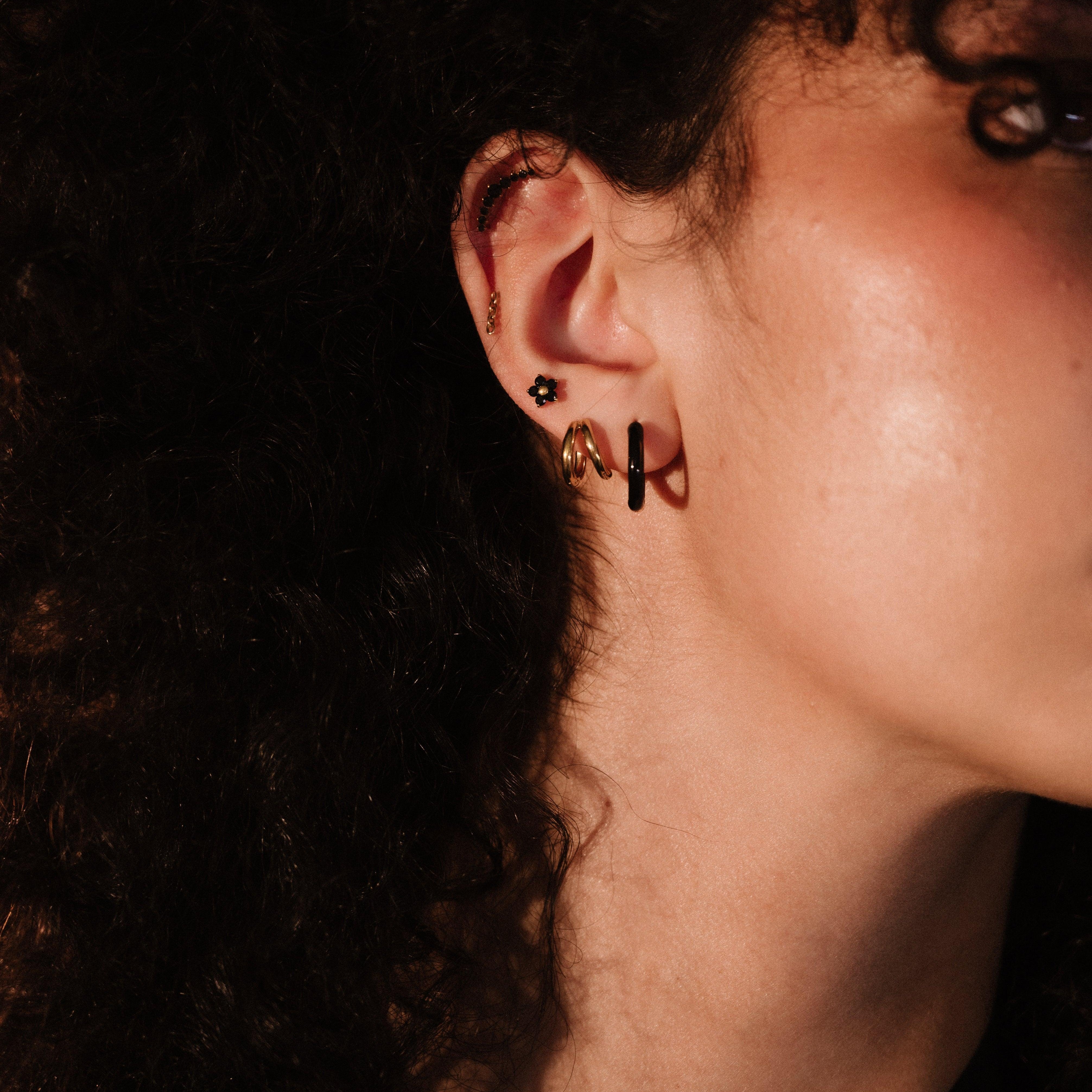 Black Dahlia Flat Back Stud