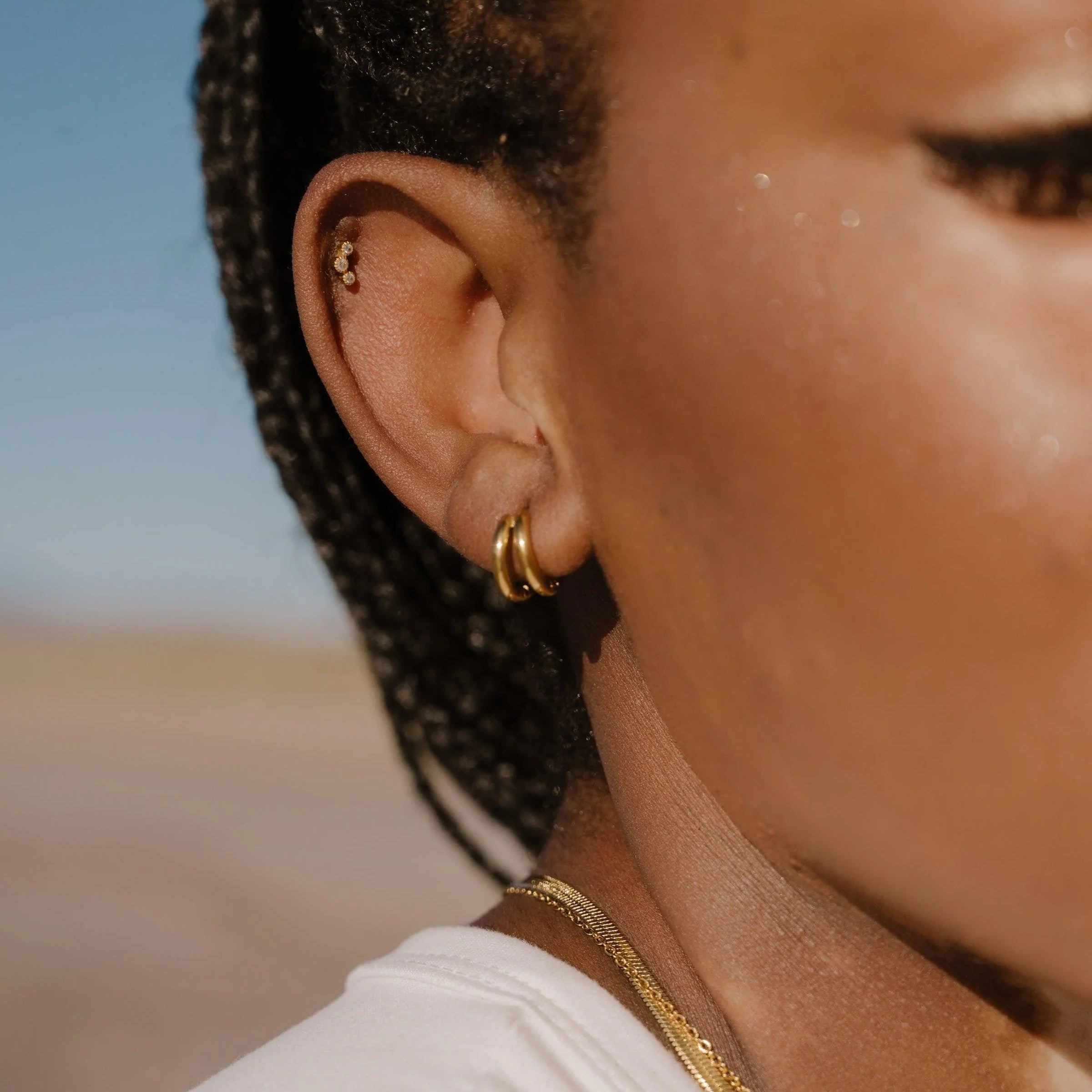 Barnacle Flat Back Stud - Clear