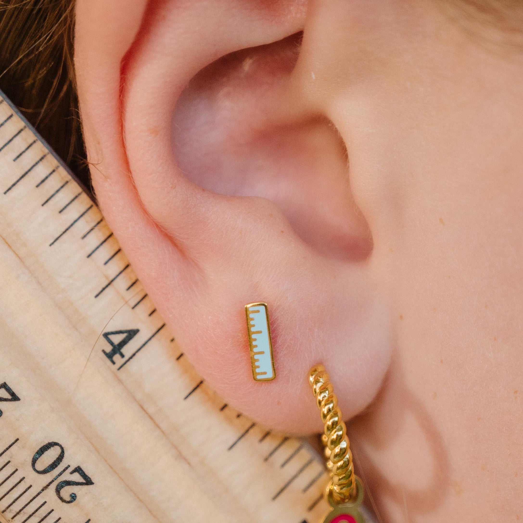 Ruler Enamel Flat Back Stud