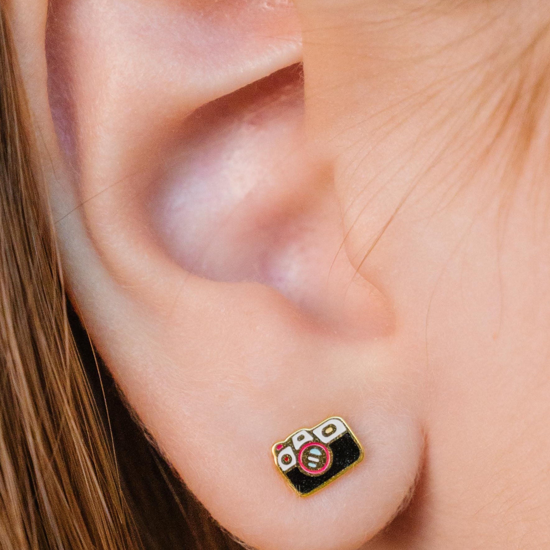 Camera Enamel Flat Back Stud