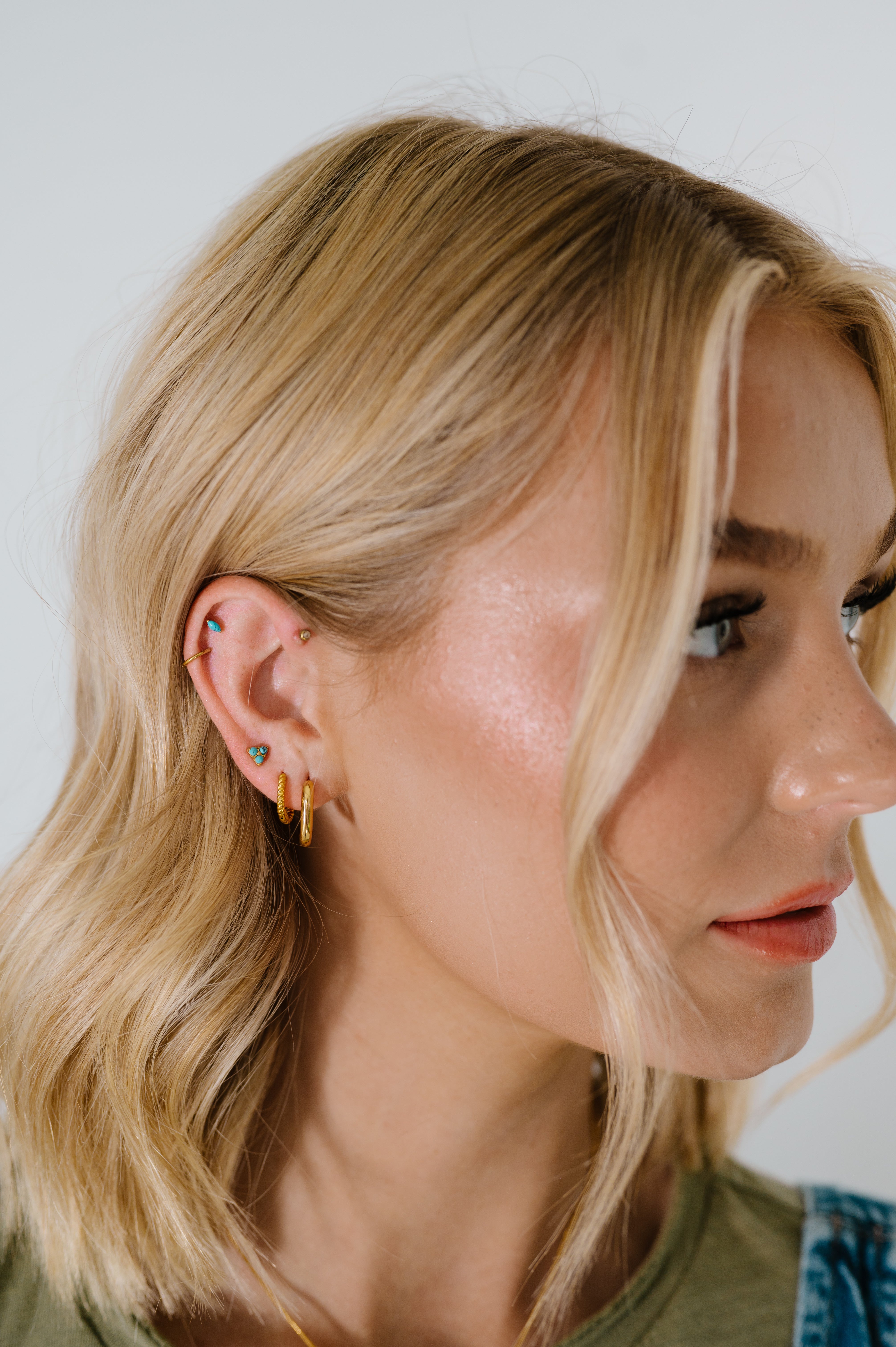 Blue Skies Tri-Stone Flat Back Stud
