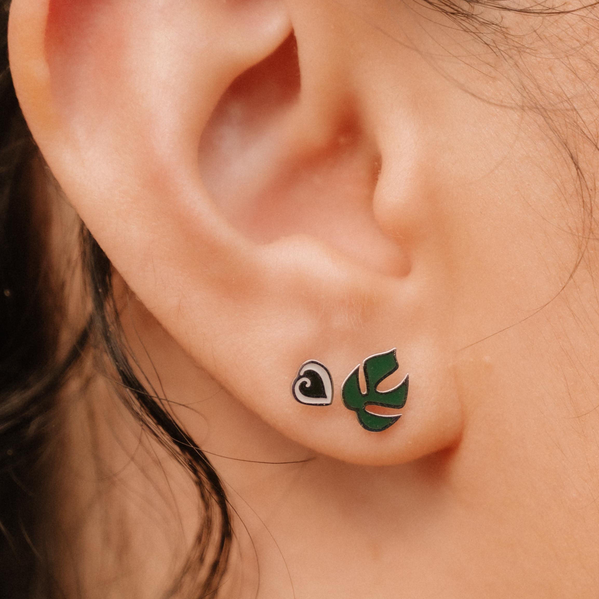 Begonia Escargot Flat Back Stud