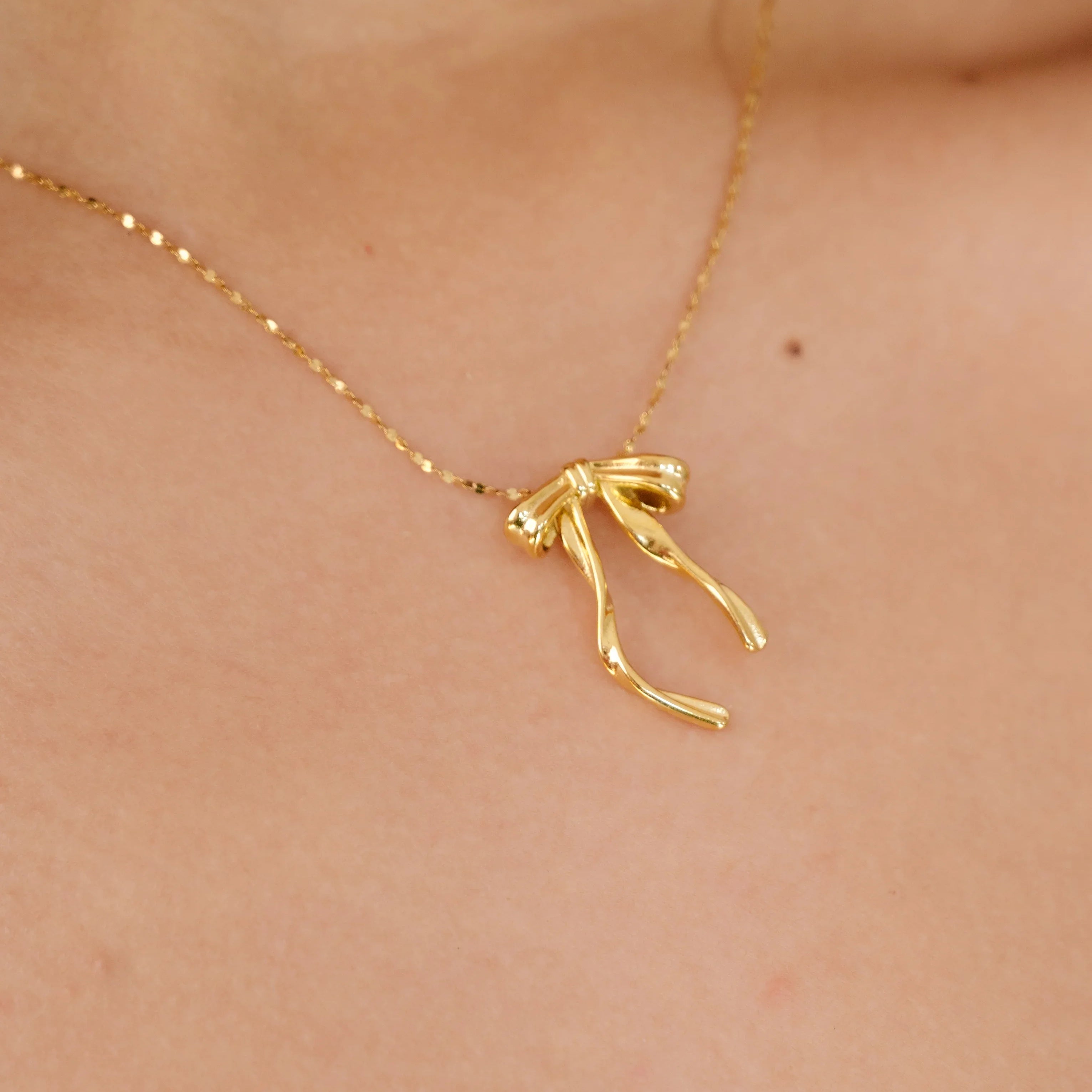 Jolie Ribbon Necklace