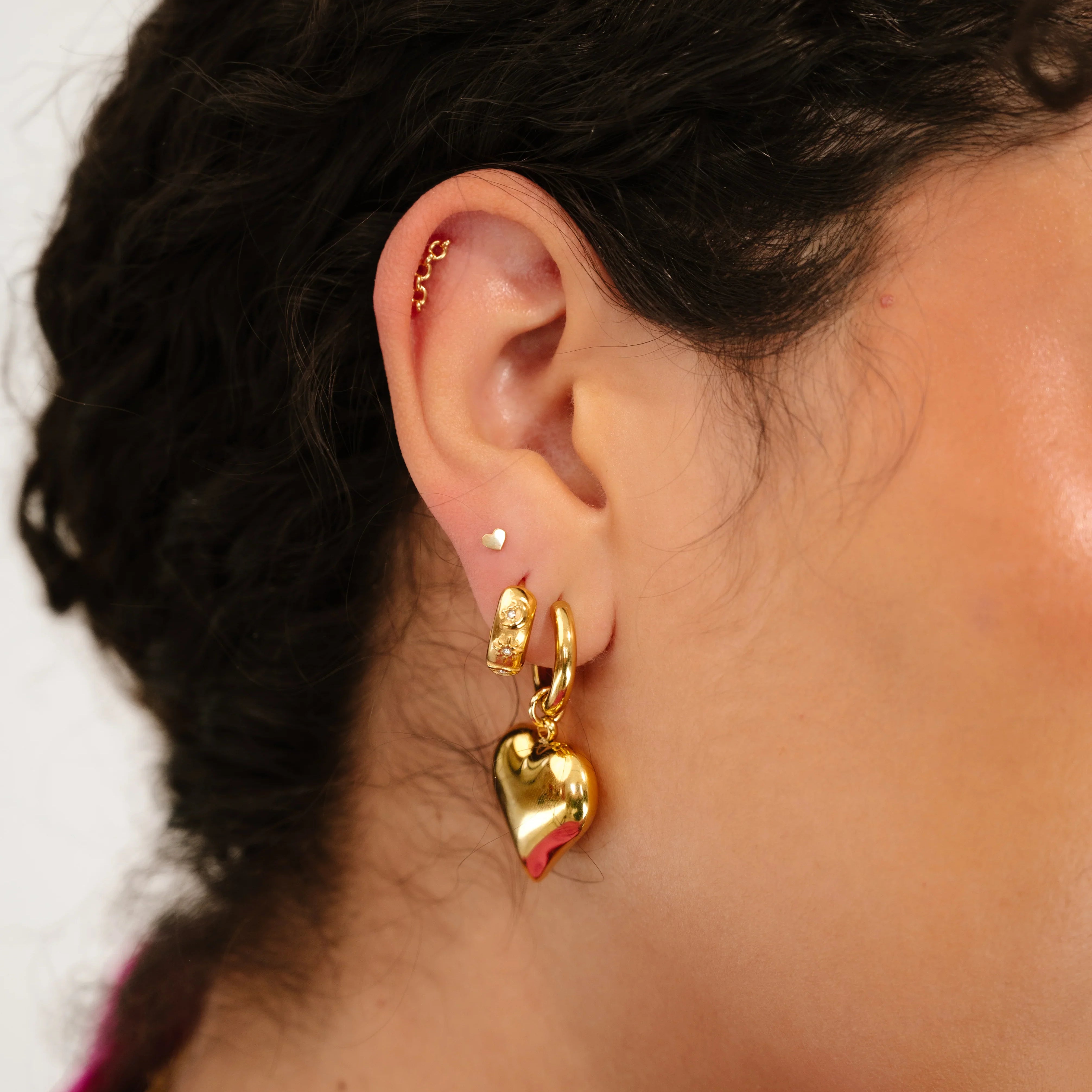 Chain Reaction Flat Back Stud