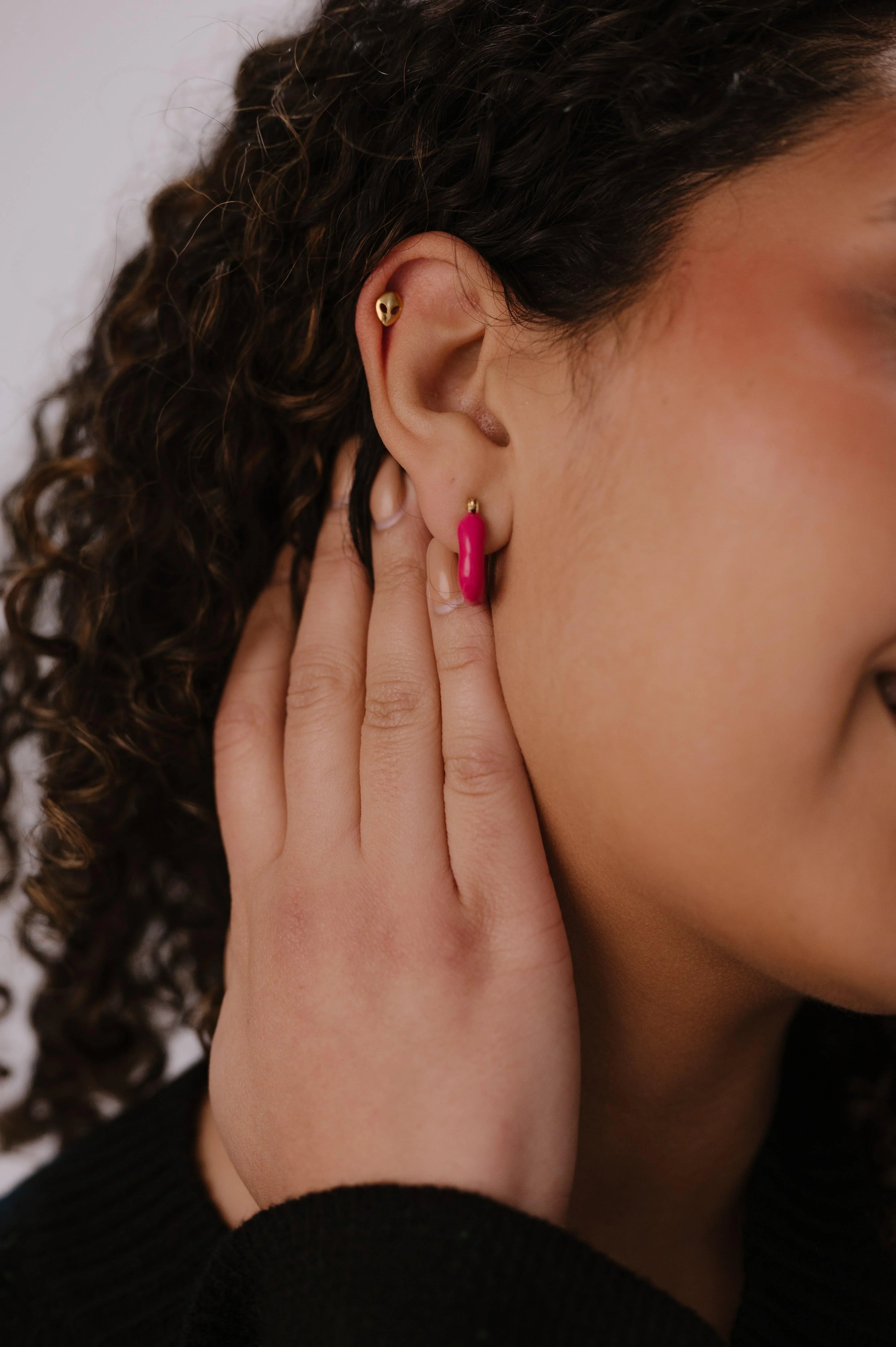 Alien Flat Back Stud