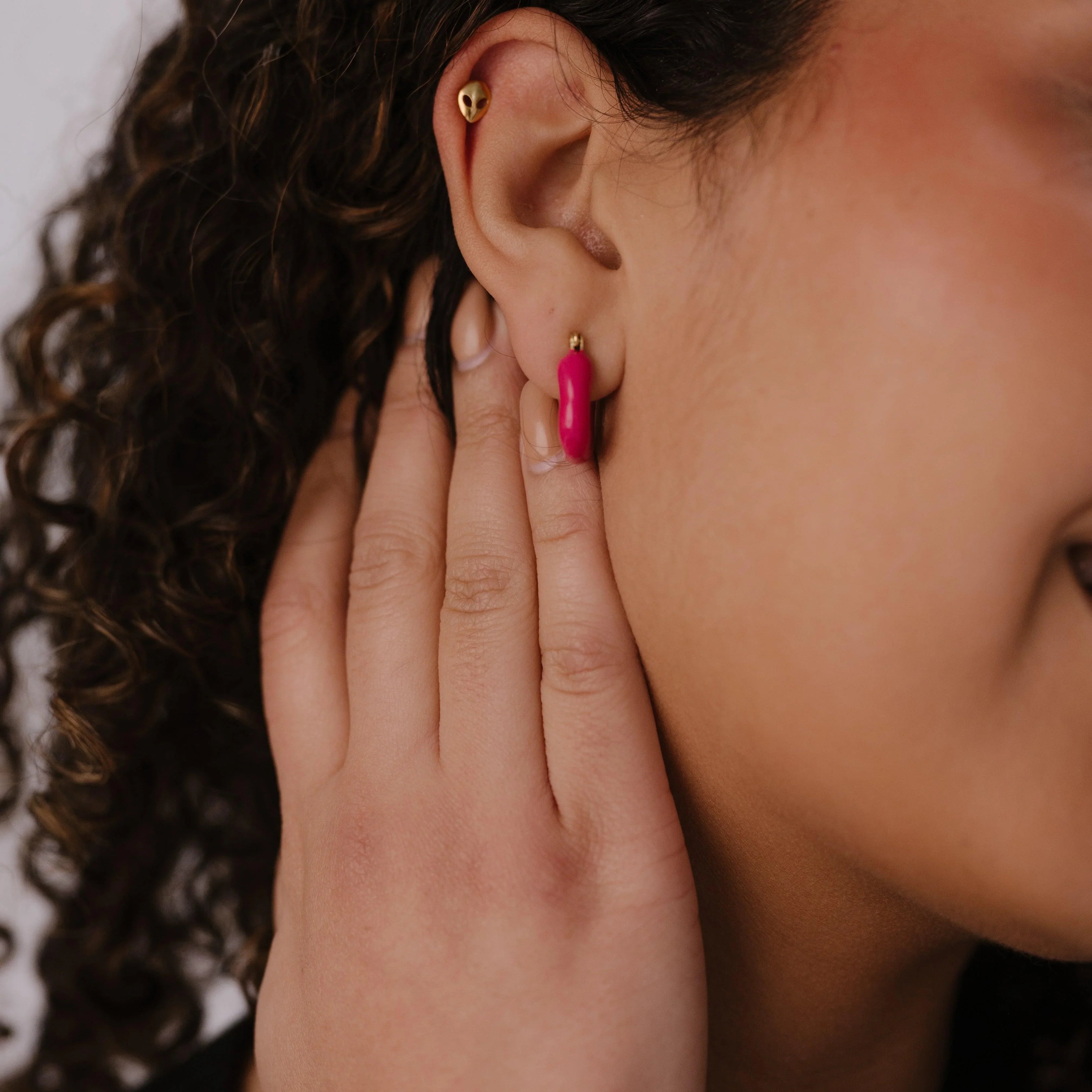 Alien Flat Back Stud