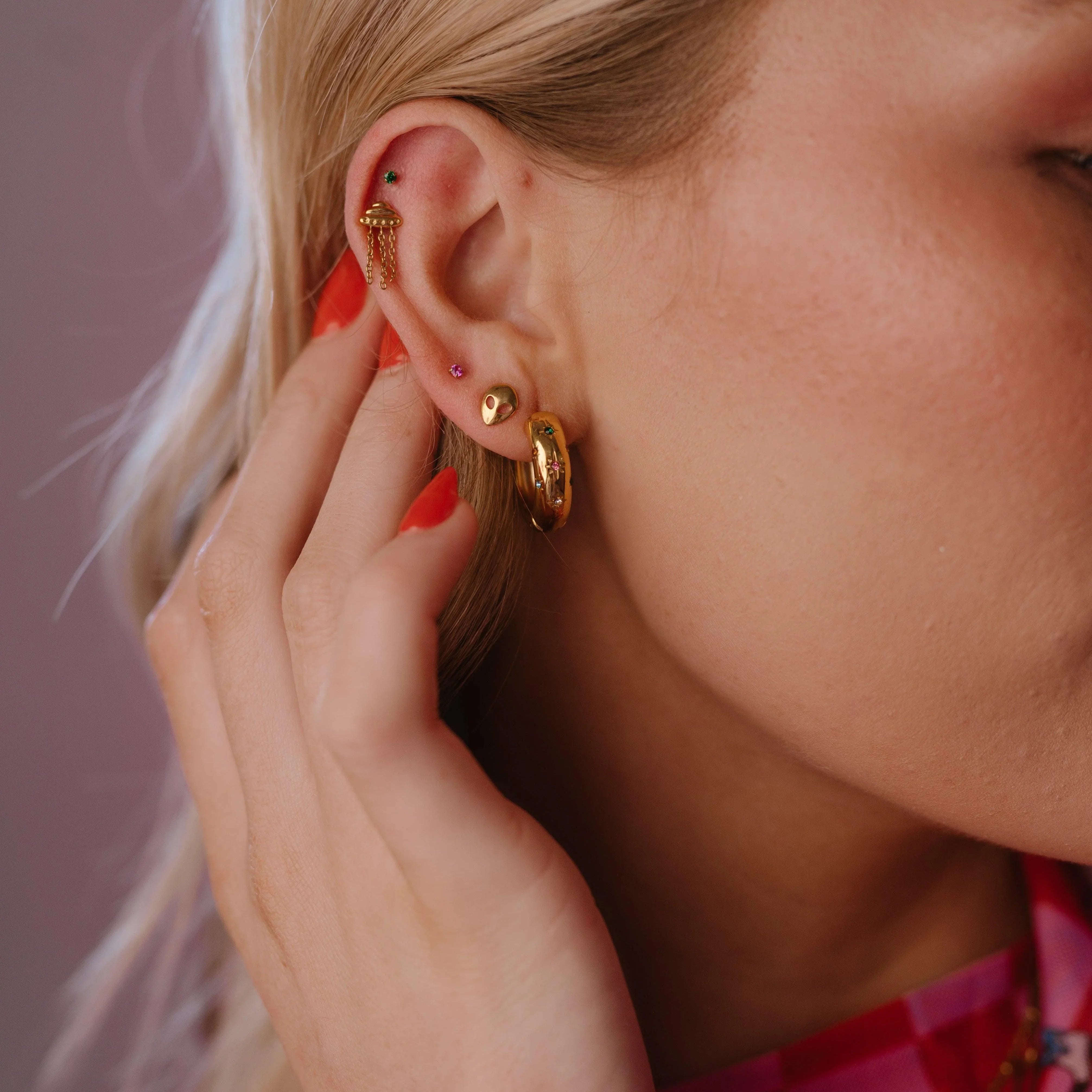 Alien Flat Back Stud