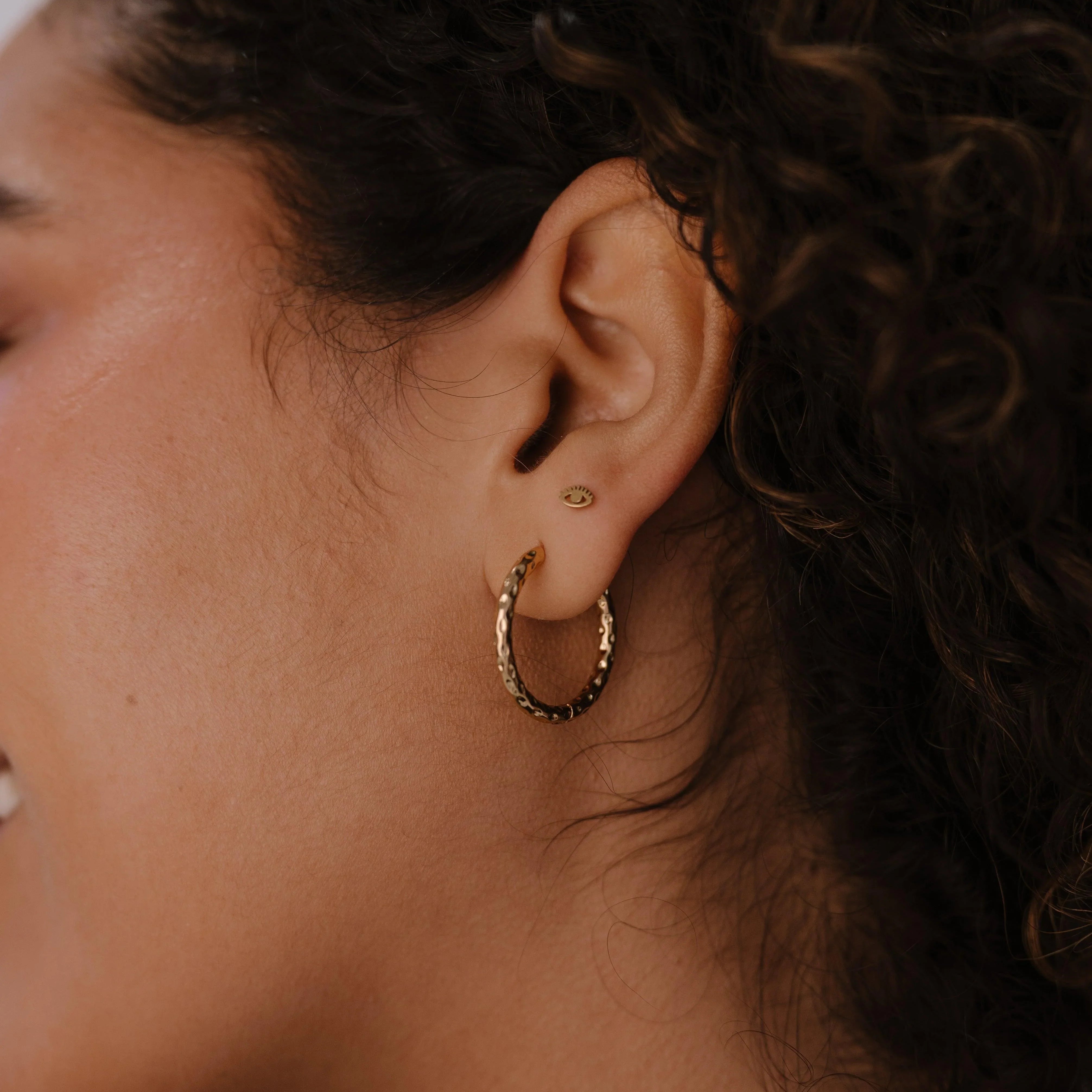 Eye Flat Back Stud