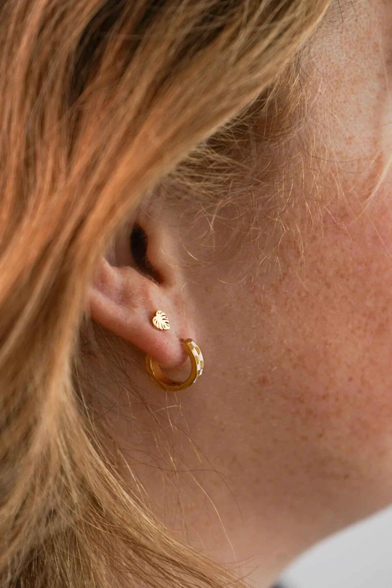 Monstera Leaf Flat Back Stud