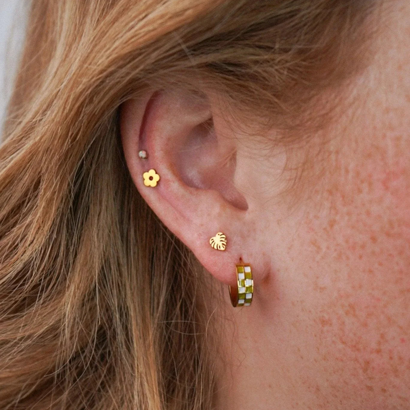 Monstera Leaf Flat Back Stud