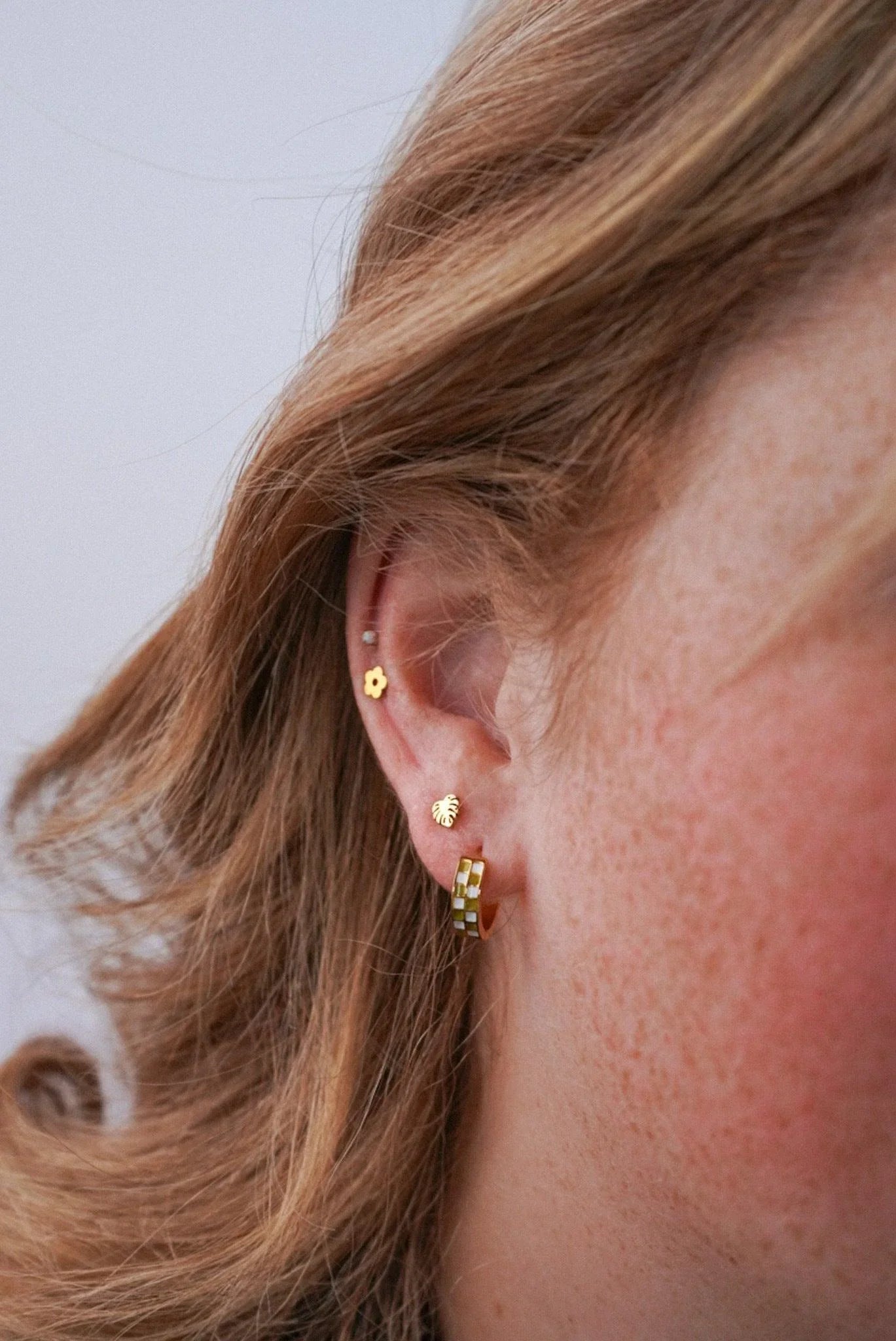 Monstera Leaf Flat Back Stud