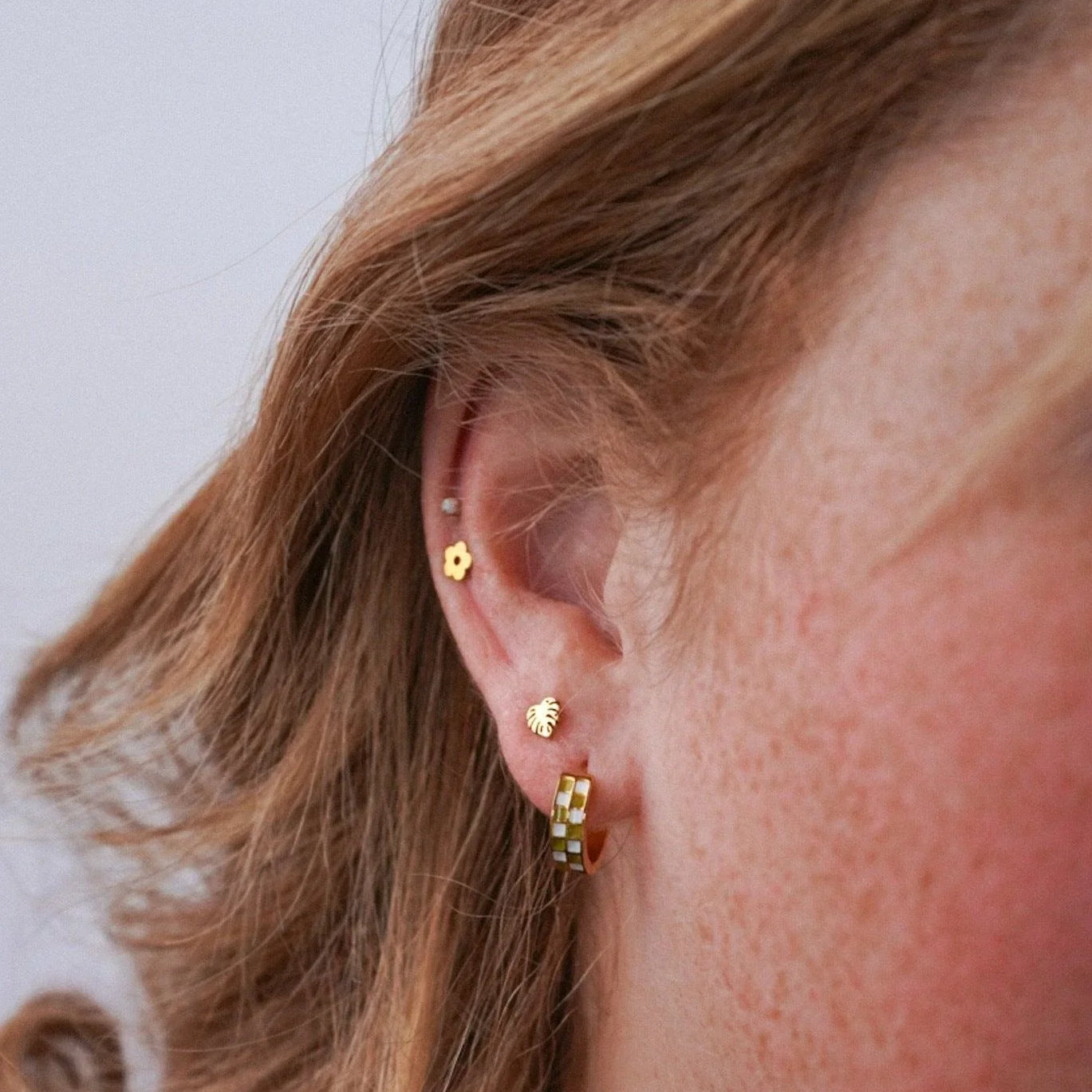 Monstera Leaf Flat Back Stud