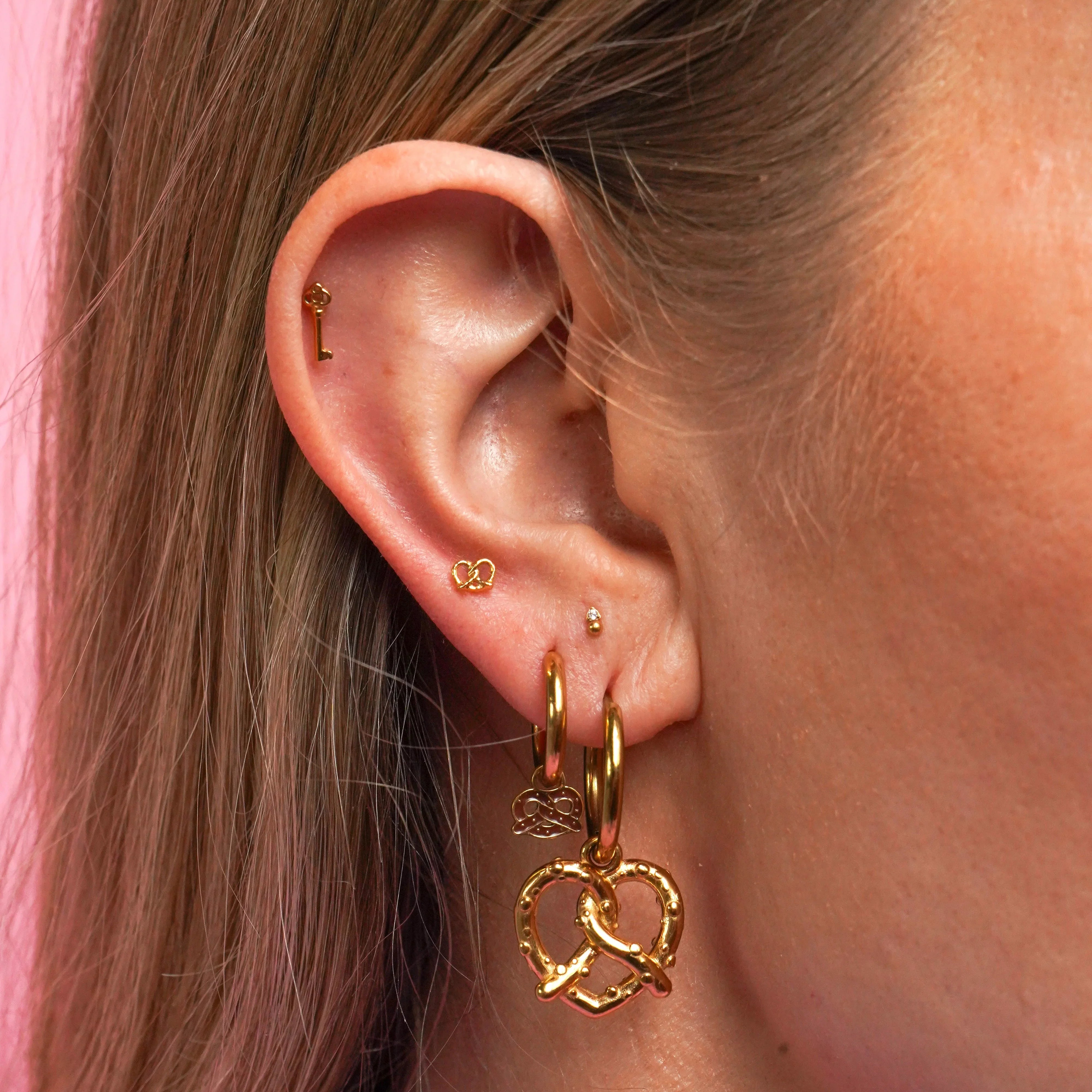 Pretzel Flat Back Stud