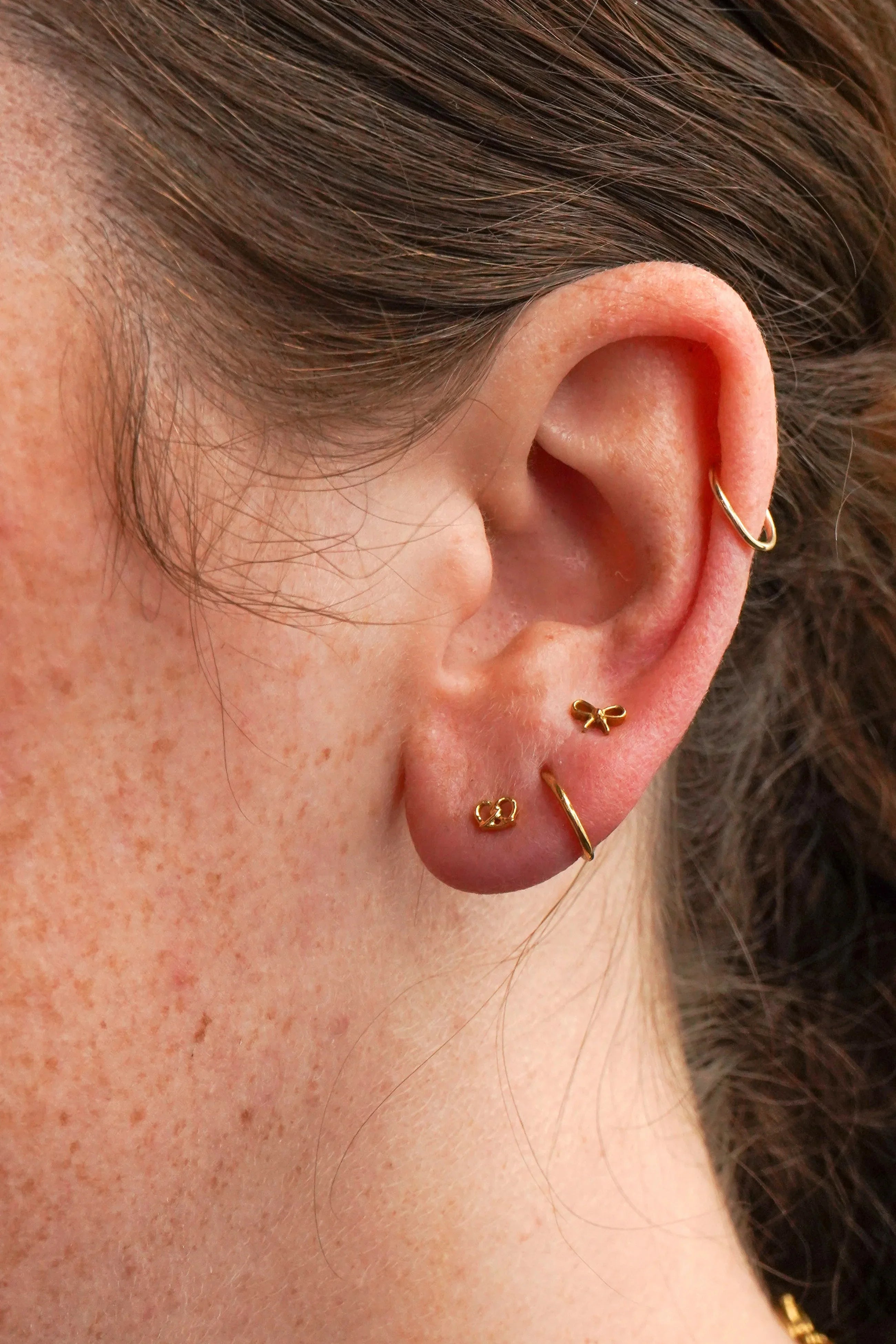 Pretzel Flat Back Stud