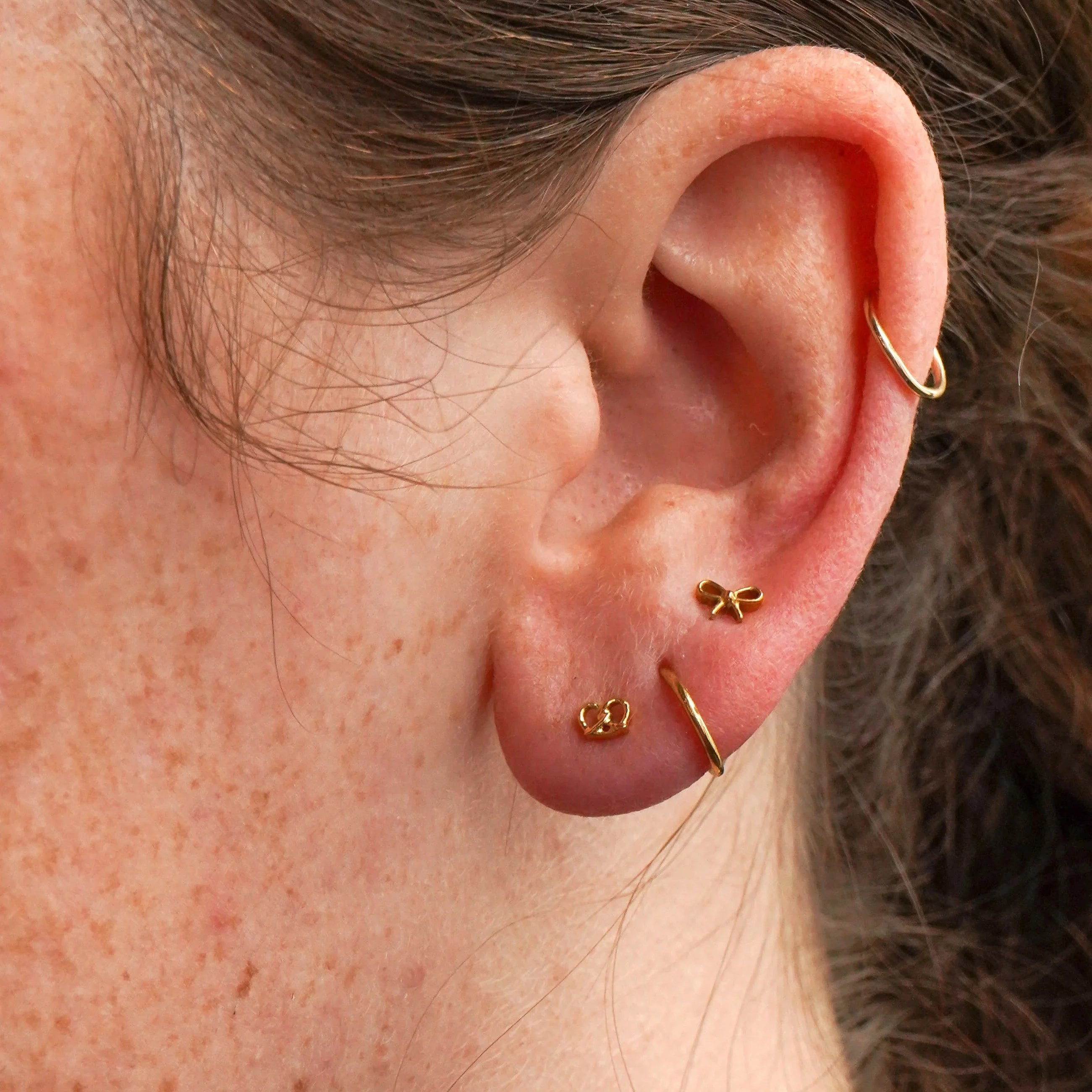 Pretzel Flat Back Stud