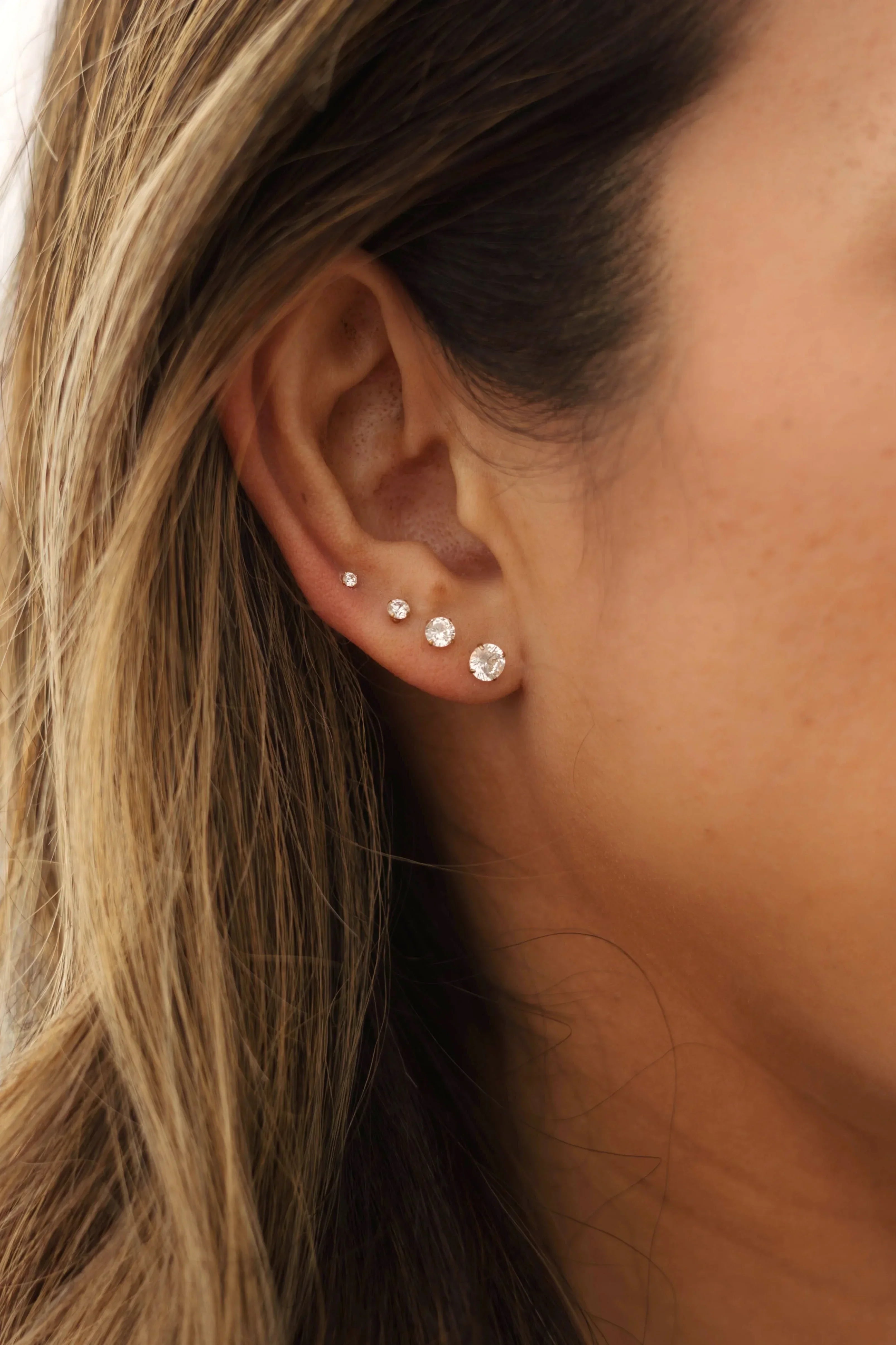 Solitaire 5mm Flat Back Stud