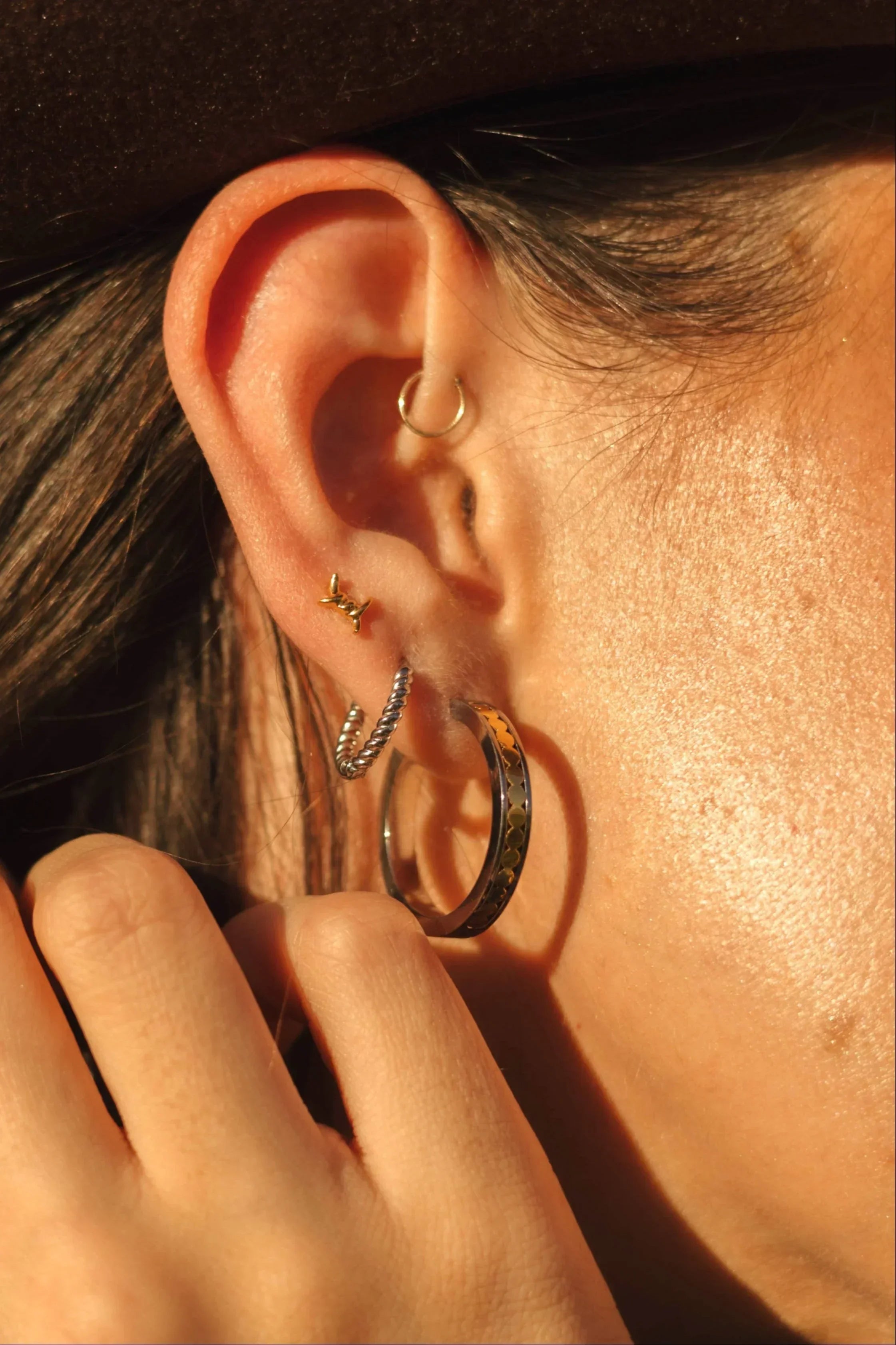 Barbed Wire Flat Back Stud