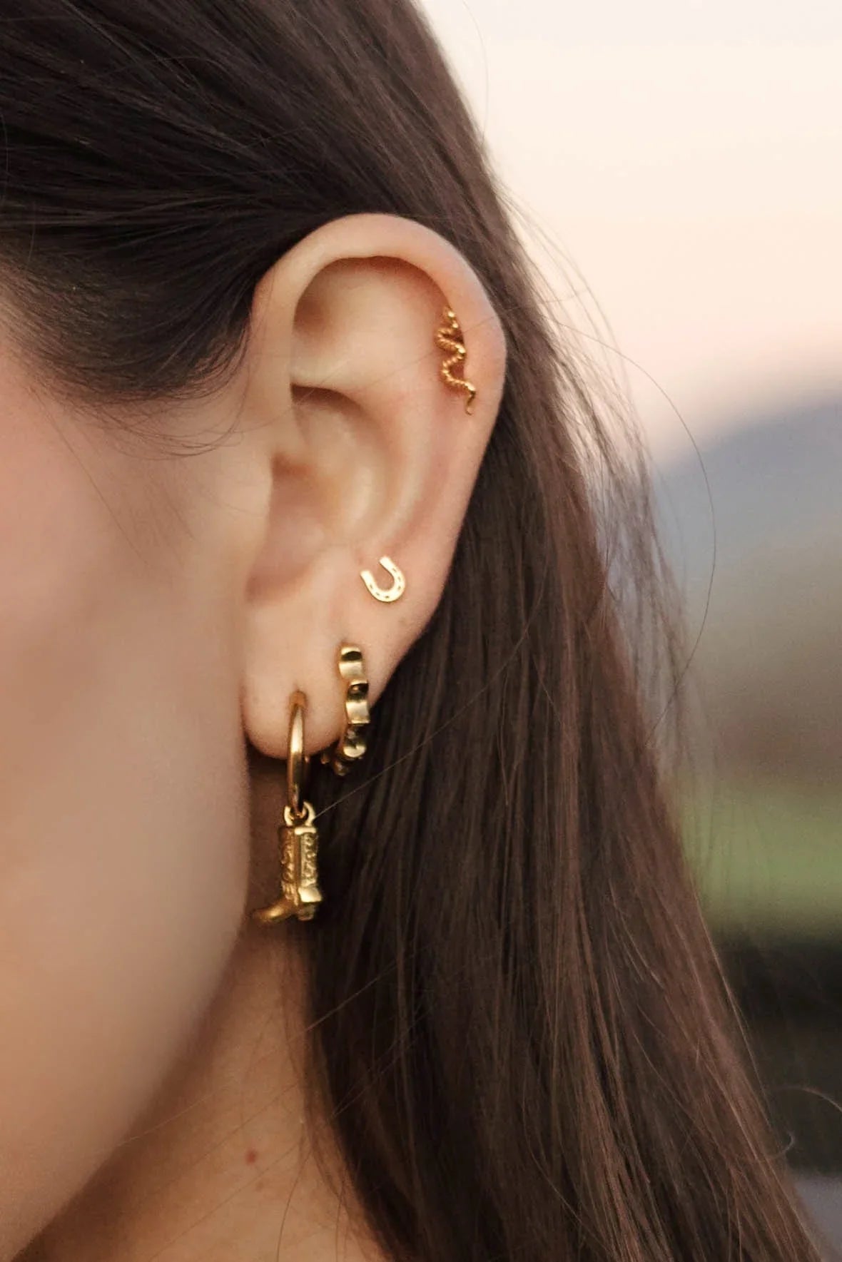 Horseshoe Flat back Stud