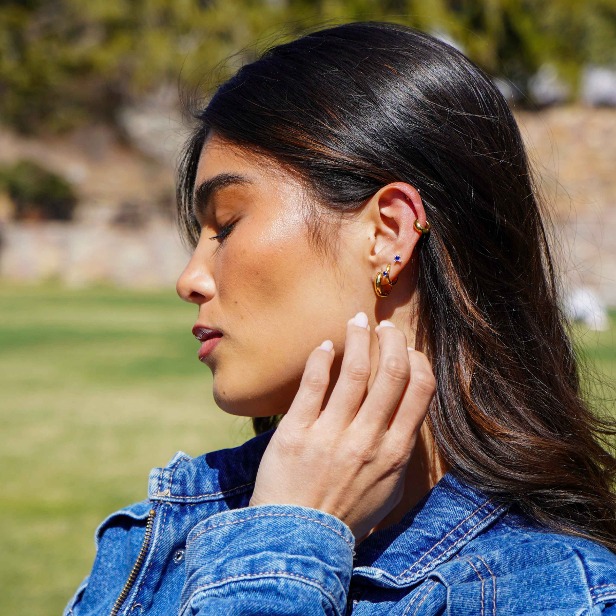 Titanium Solitaire Hoops - Sapphire