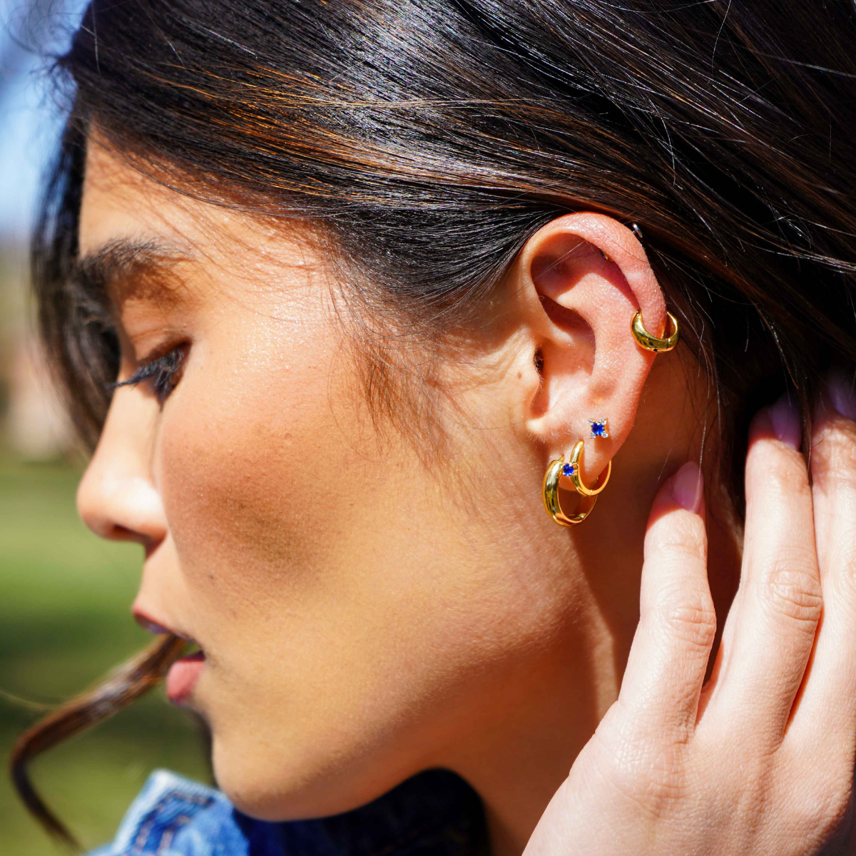 Titanium Solitaire Hoops - Sapphire