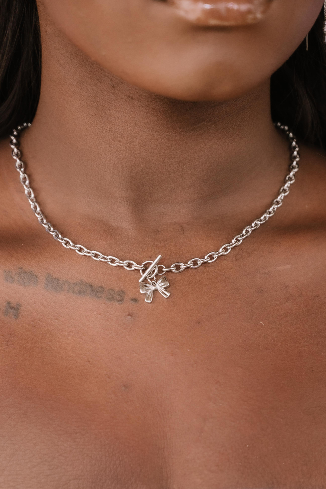 Chéri Bow Pendant Necklace