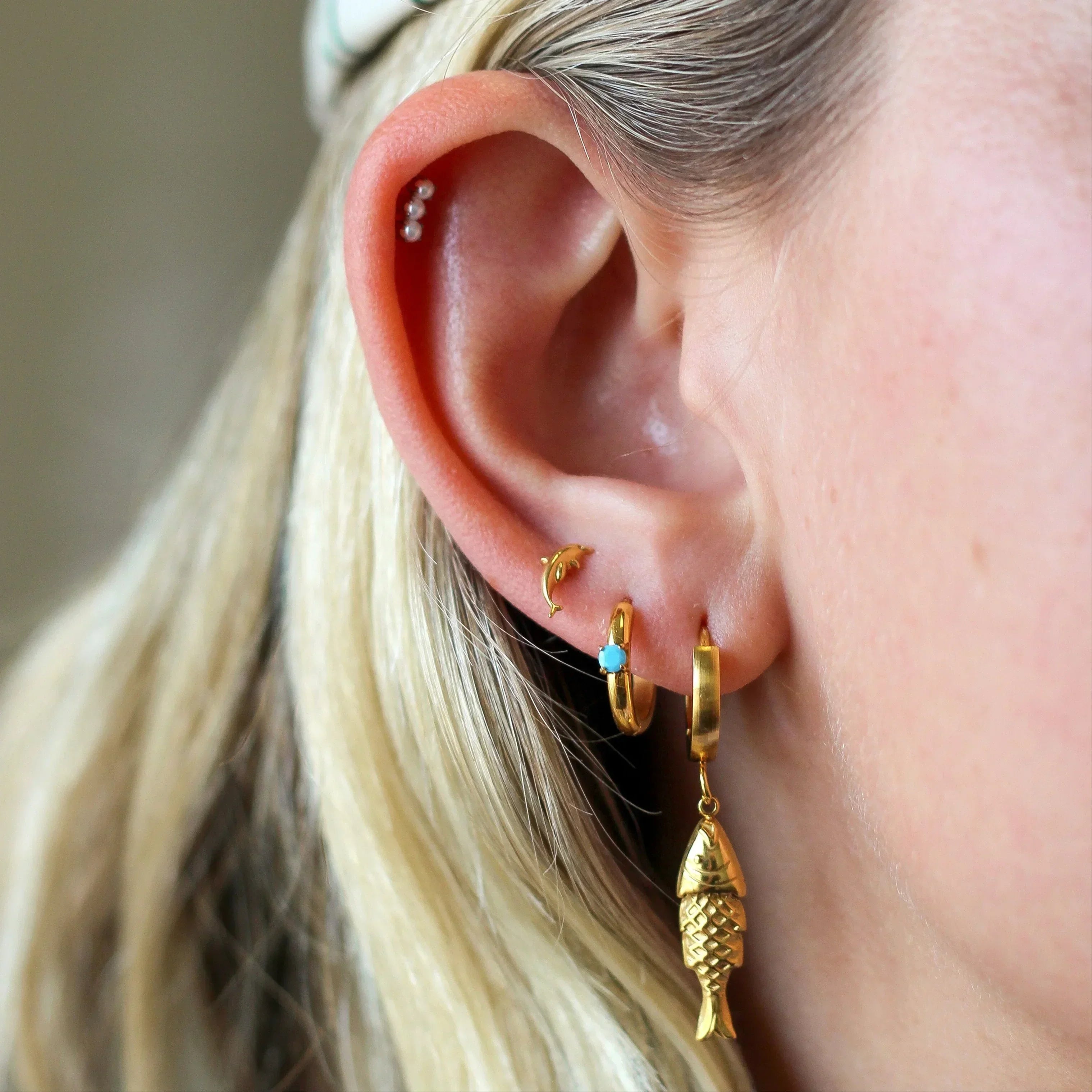 Selene Pearl Climber Flat Back Stud