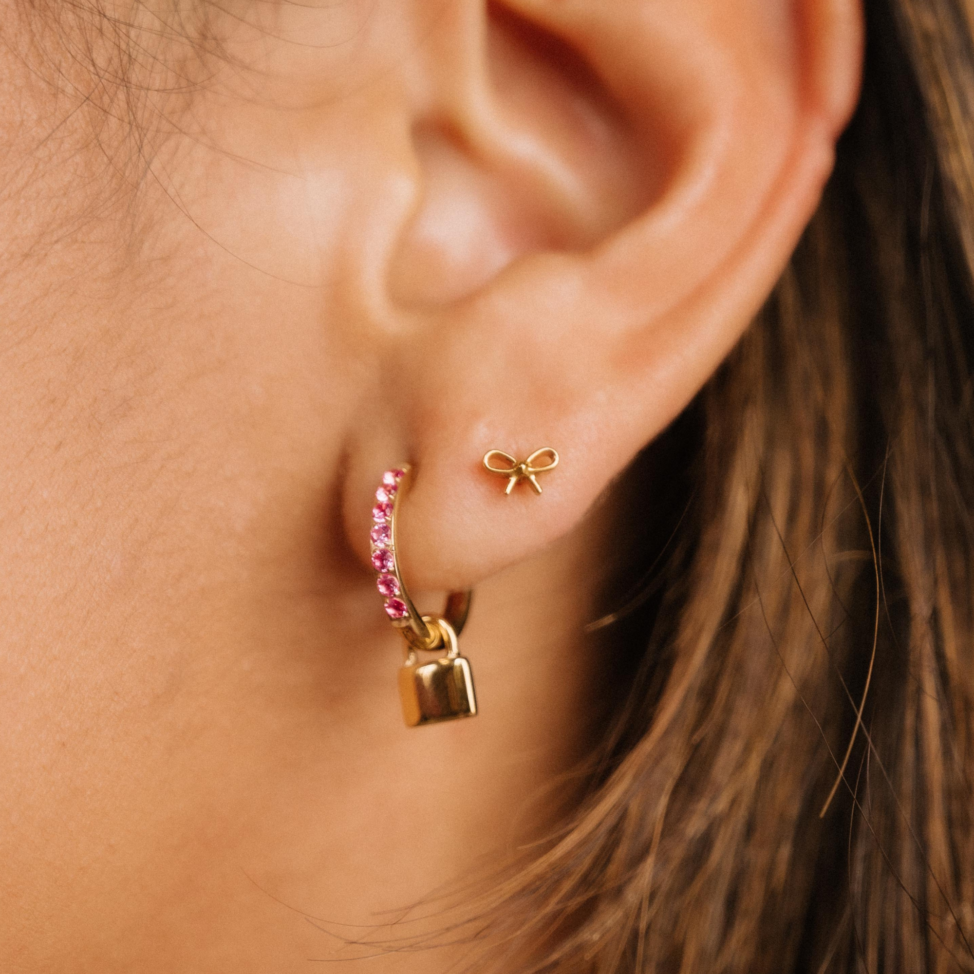 Bow Flat Back Stud