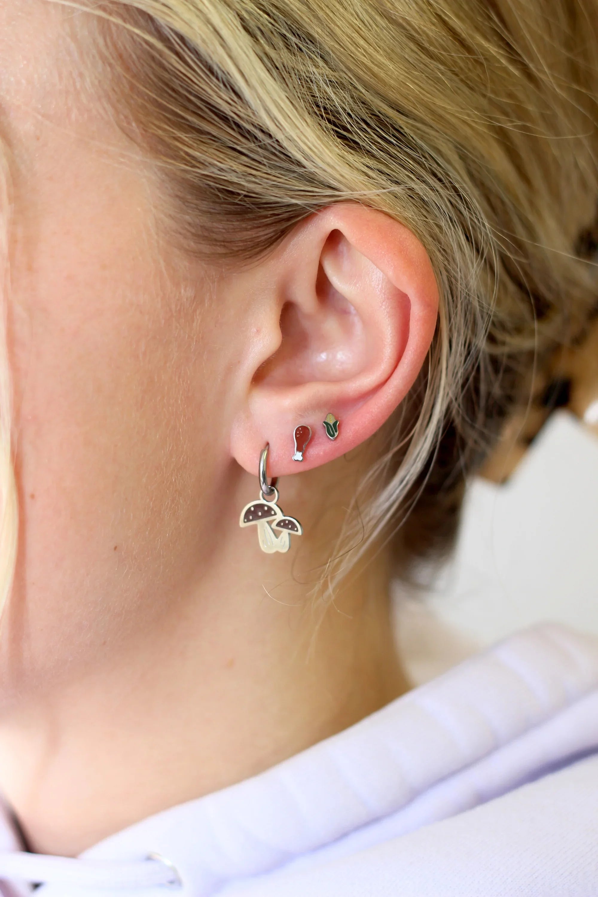 Ear of Corn Enamel Flat Back Stud