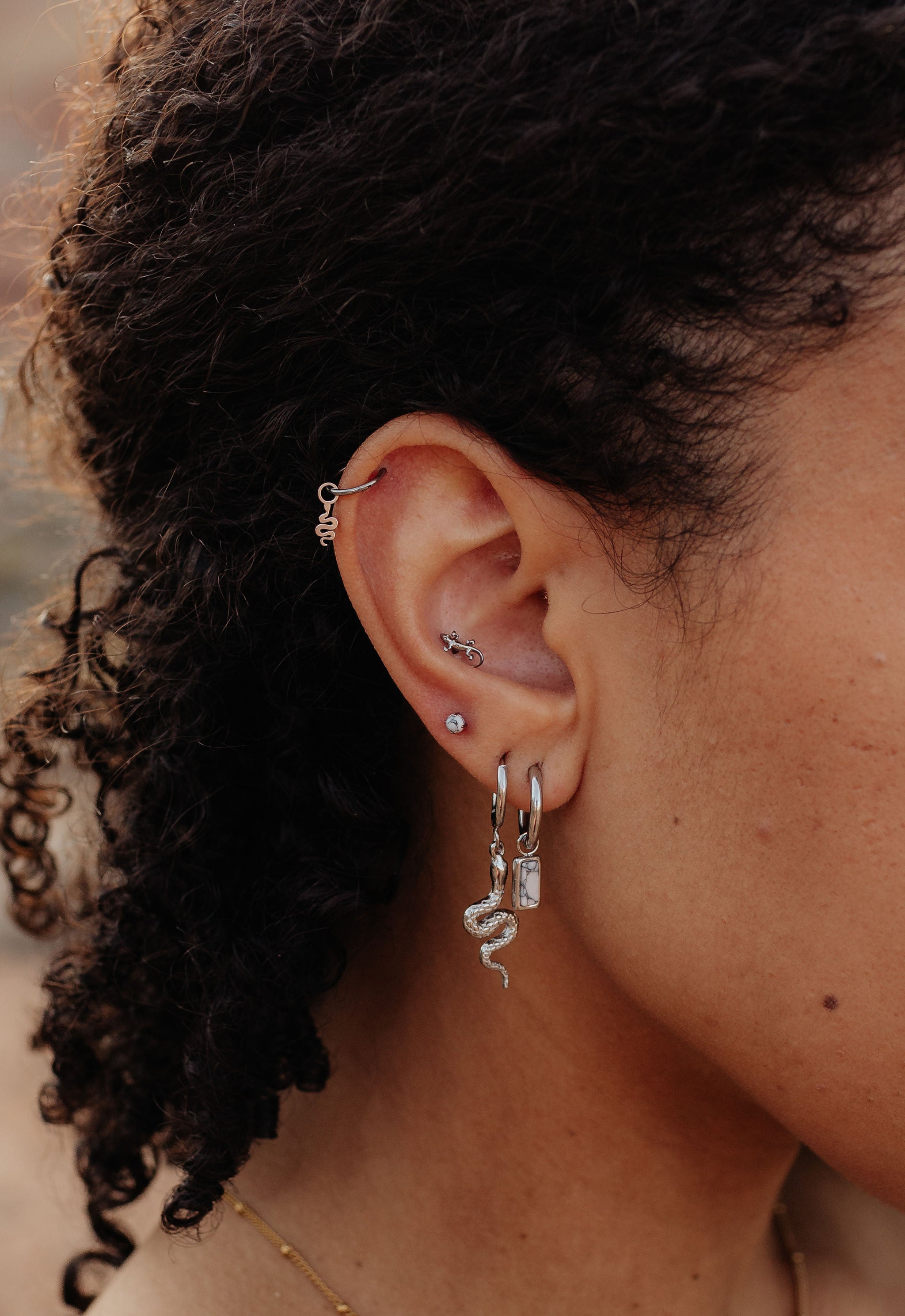 Lizard Flat Back Stud