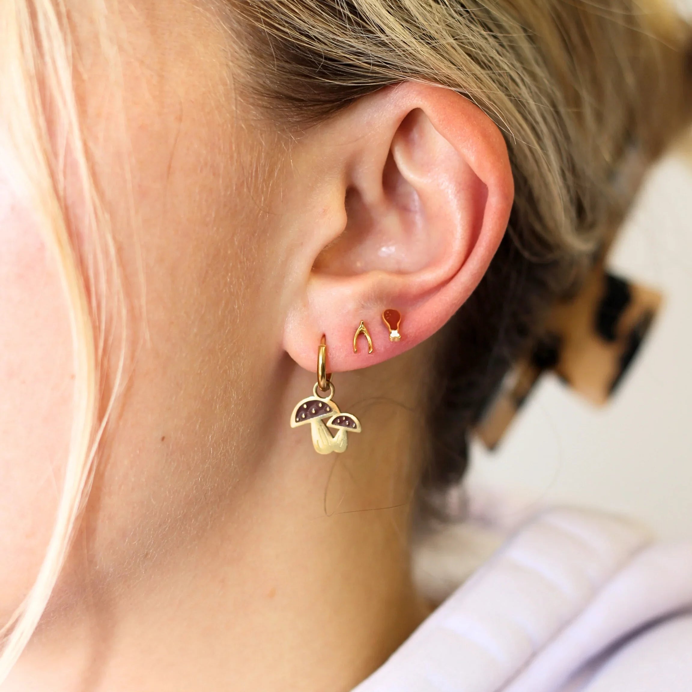 Turkey Leg Enamel Flat Back Stud