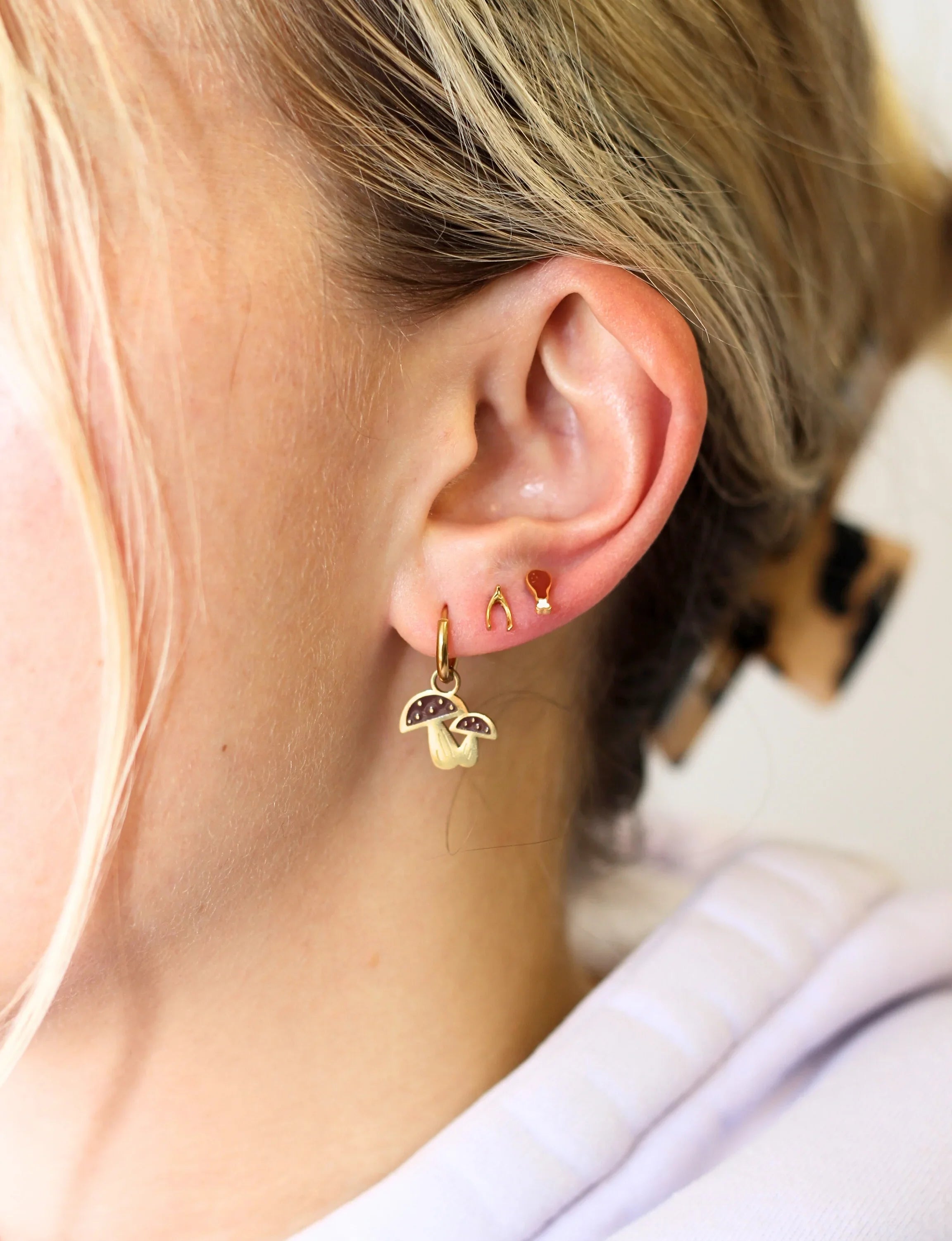 Turkey Leg Enamel Flat Back Stud