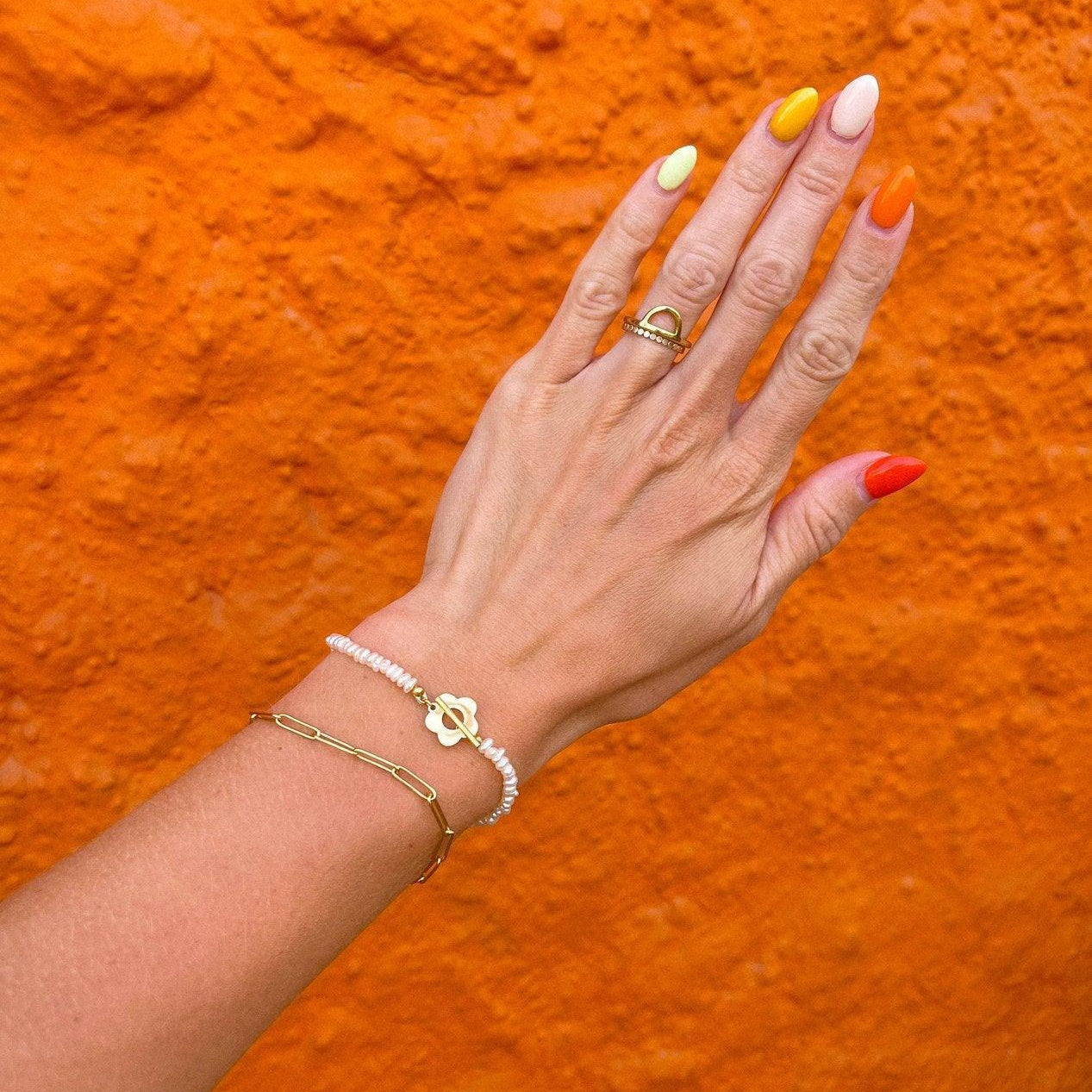 Daisy Pearl Bracelet