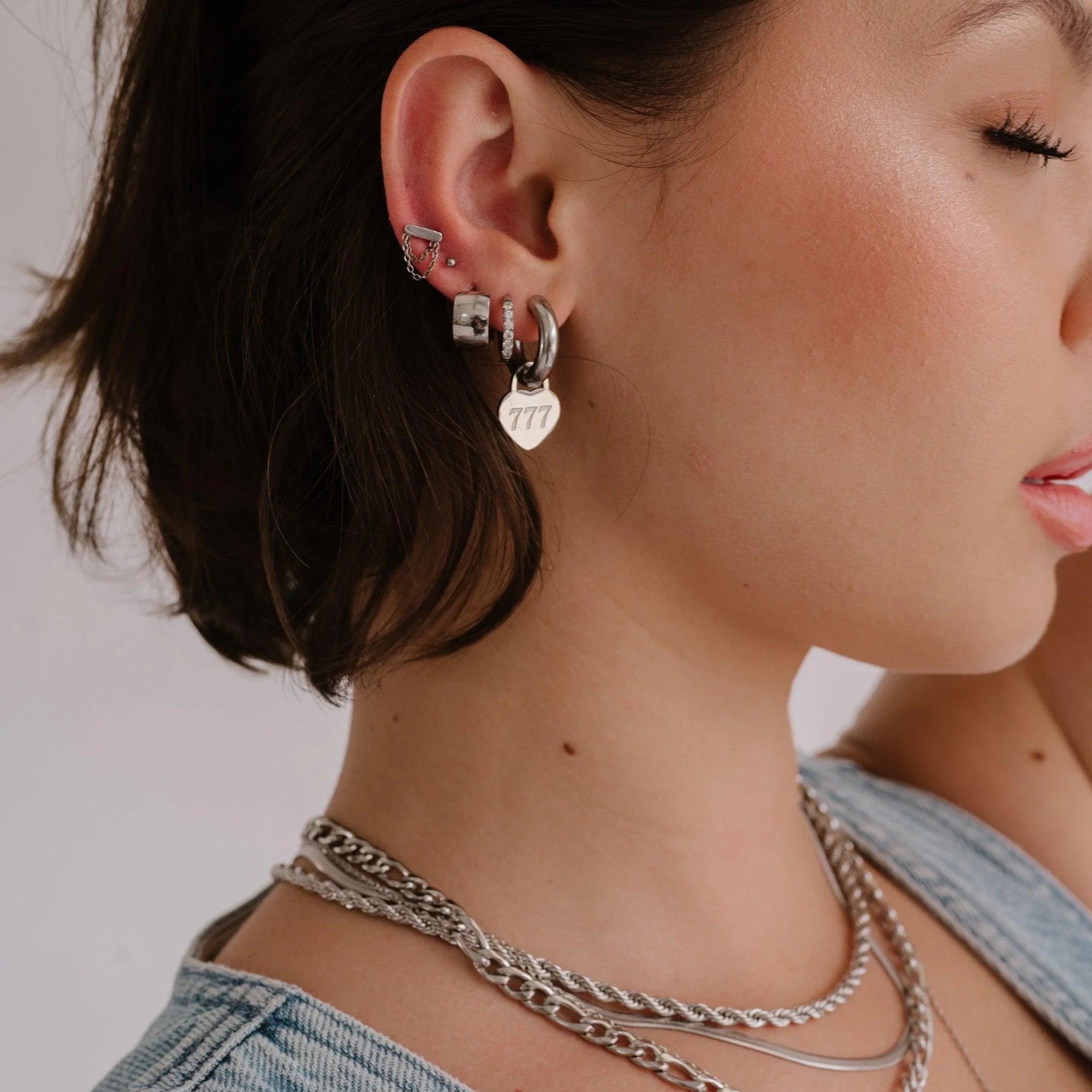Dual Chain Flat Back Stud