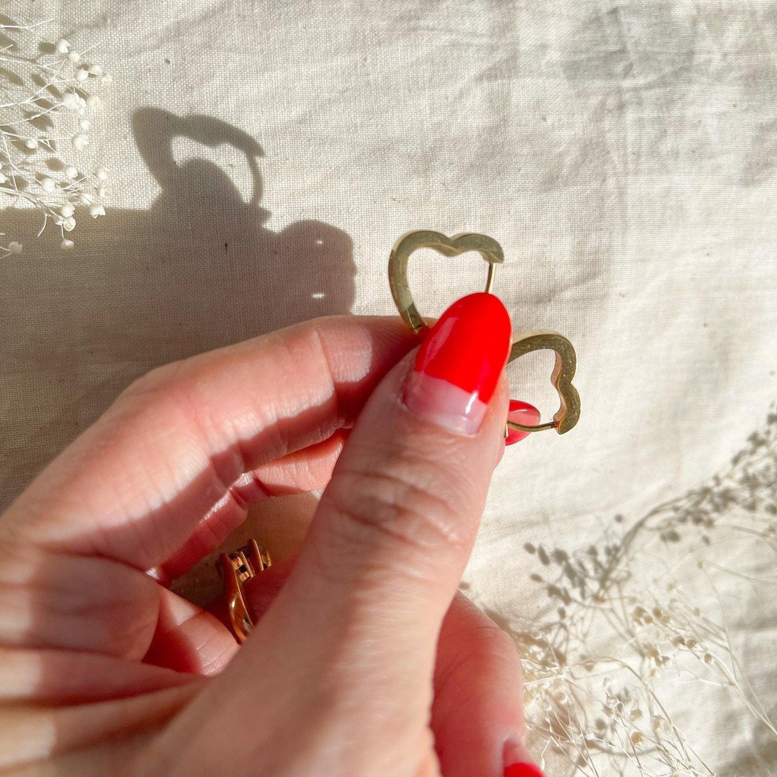 Meet-Cute Hoops