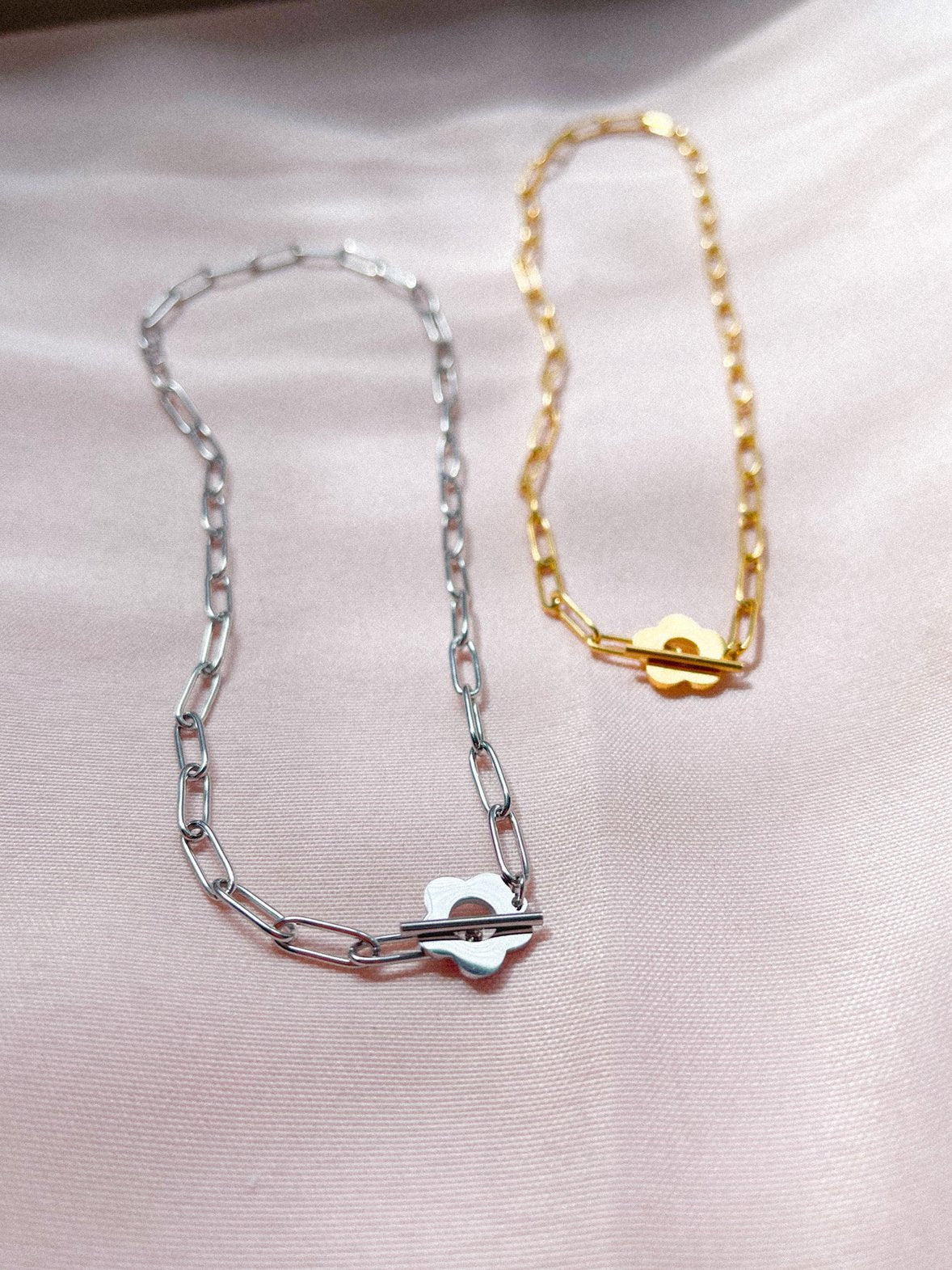 Daisy Chain Choker Necklace